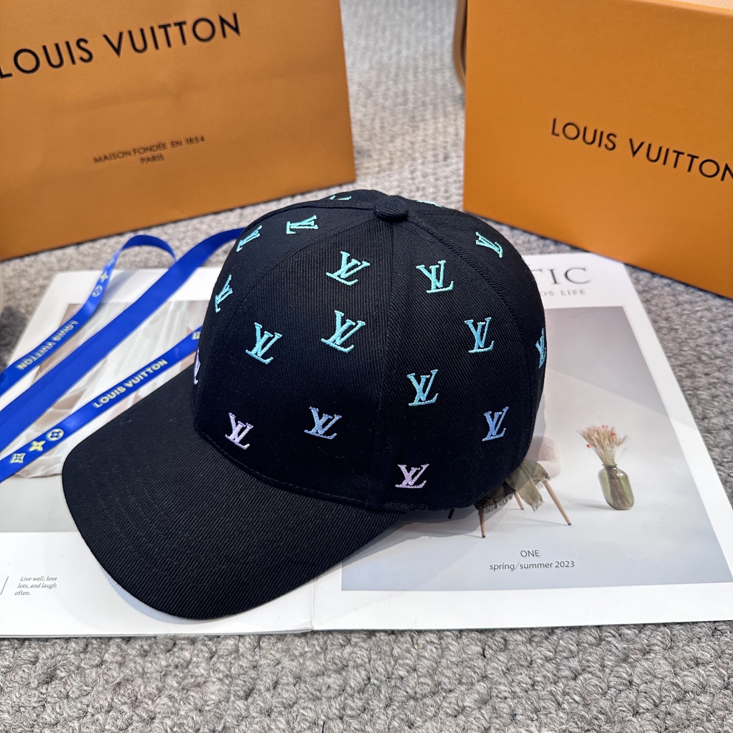 🧢路易威登棒球帽 LouisVuitton😍新款LV棒球帽，重工打造♥️高端大气，百搭款🤗男女通用！