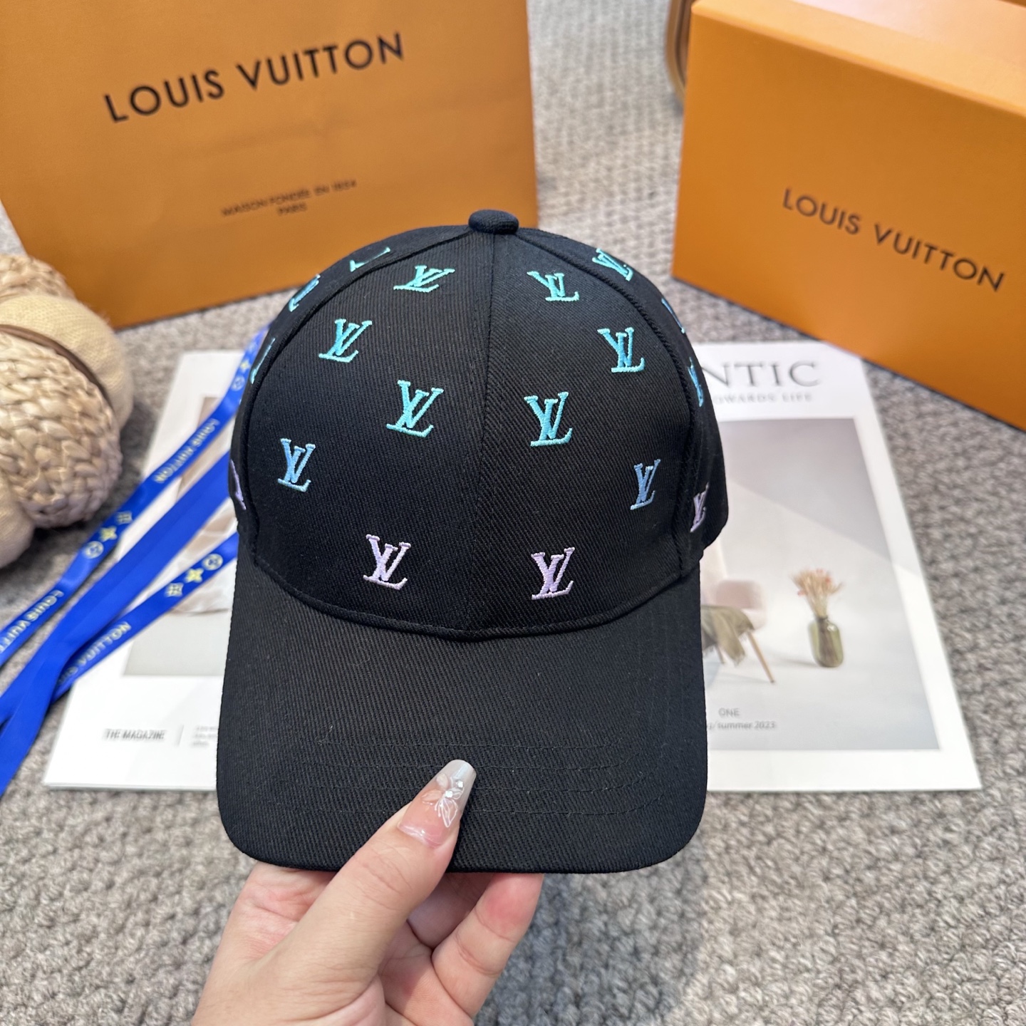 🧢路易威登棒球帽 LouisVuitton😍新款LV棒球帽，重工打造♥️高端大气，百搭款🤗男女通用！