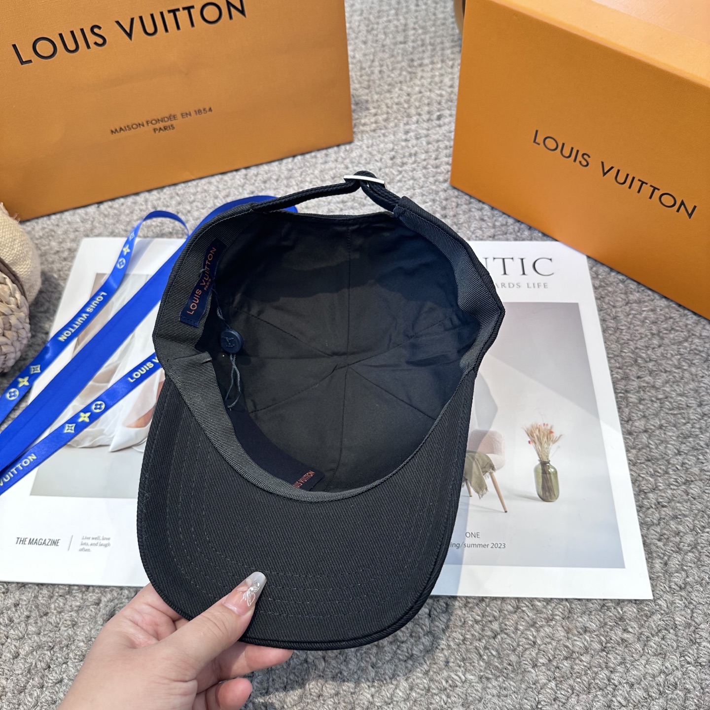 🧢路易威登棒球帽 LouisVuitton😍新款LV棒球帽，重工打造♥️高端大气，百搭款🤗男女通用！