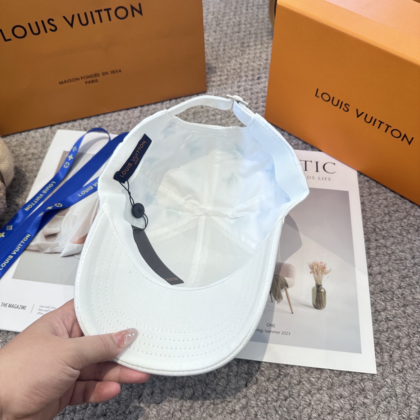 🧢路易威登棒球帽 LouisVuitton😍新款LV棒球帽，重工打造♥️高端大气，百搭款🤗男女通用！