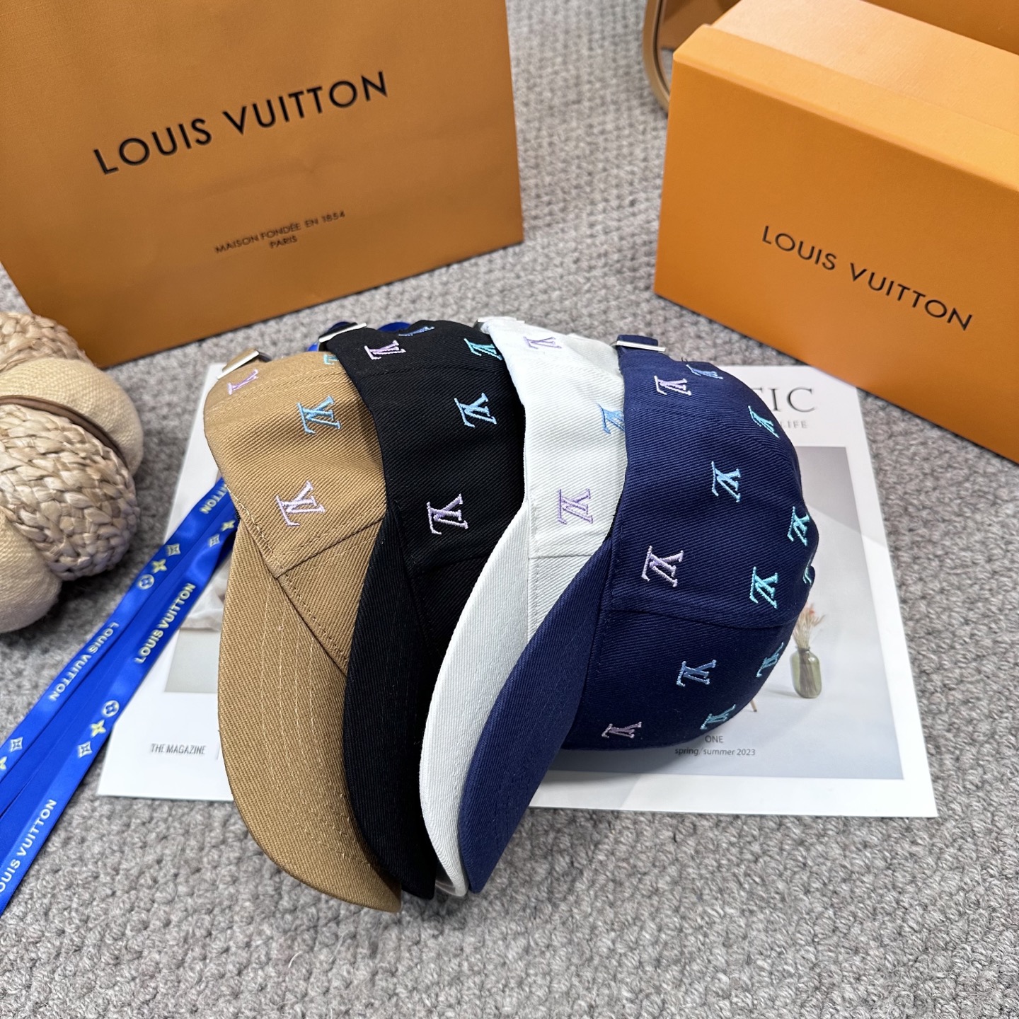 🧢路易威登棒球帽 LouisVuitton😍新款LV棒球帽，重工打造♥️高端大气，百搭款🤗男女通用！