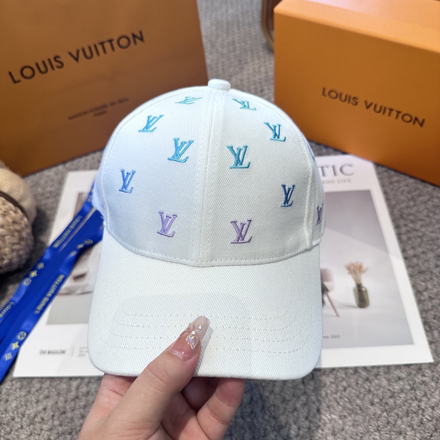 🧢路易威登棒球帽 LouisVuitton😍新款LV棒球帽，重工打造♥️高端大气，百搭款🤗男女通用！