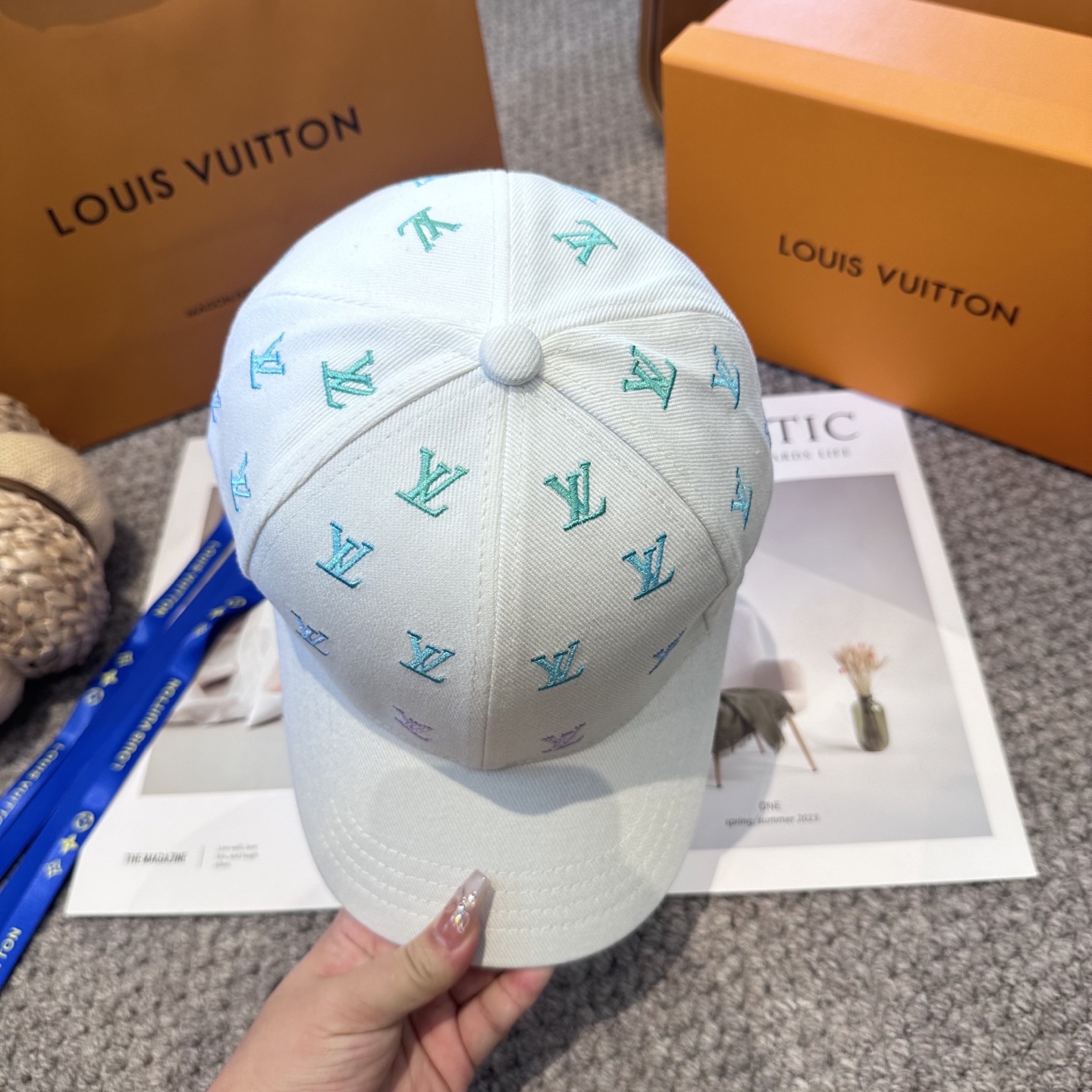 🧢路易威登棒球帽 LouisVuitton😍新款LV棒球帽，重工打造♥️高端大气，百搭款🤗男女通用！