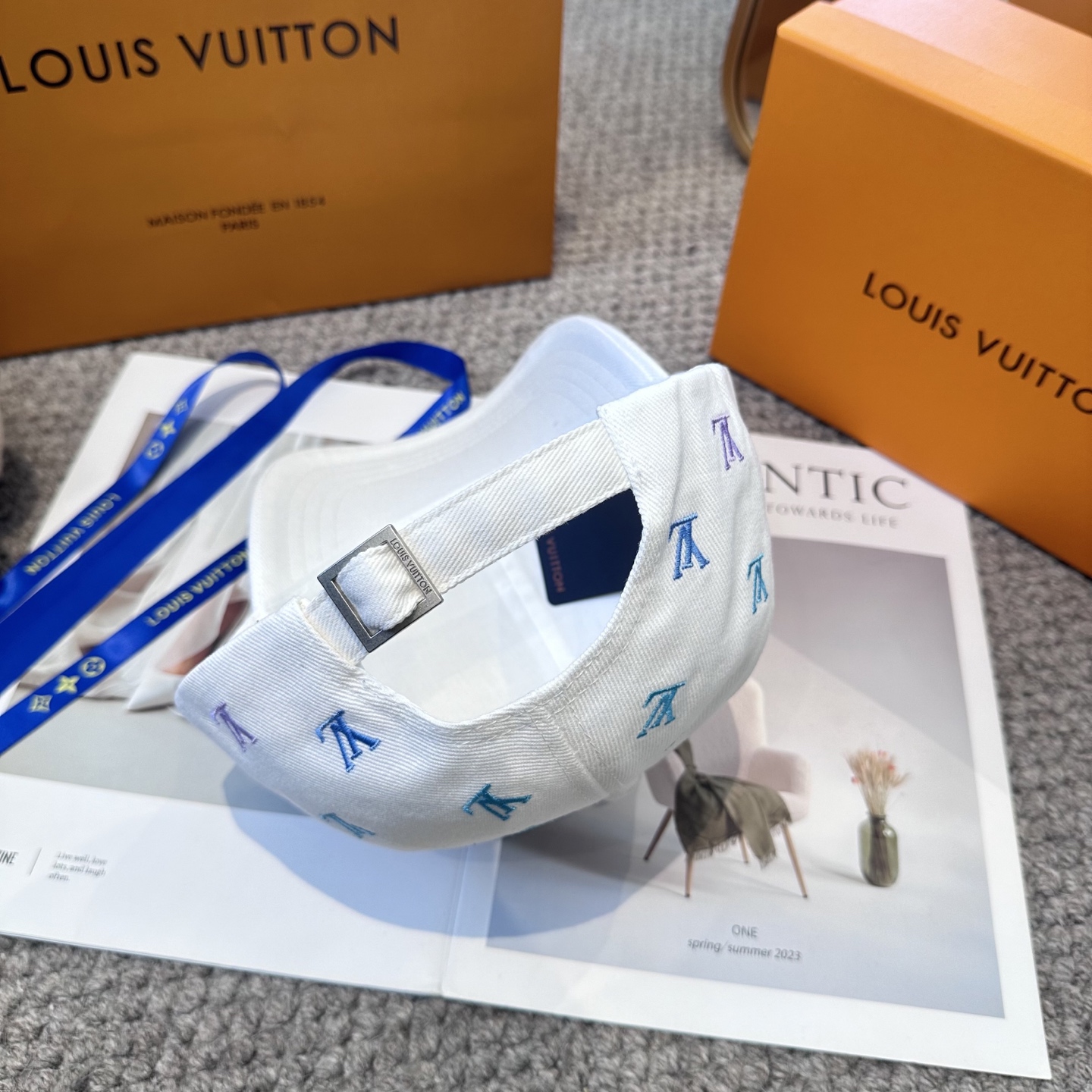 🧢路易威登棒球帽 LouisVuitton😍新款LV棒球帽，重工打造♥️高端大气，百搭款🤗男女通用！