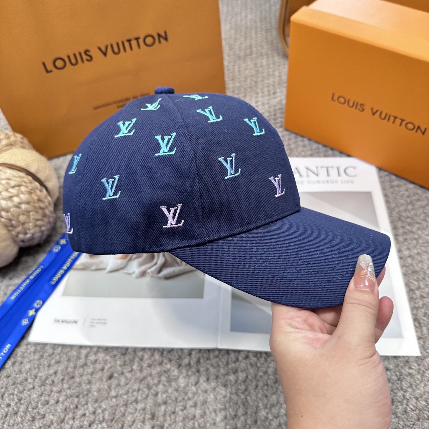 🧢路易威登棒球帽 LouisVuitton😍新款LV棒球帽，重工打造♥️高端大气，百搭款🤗男女通用！