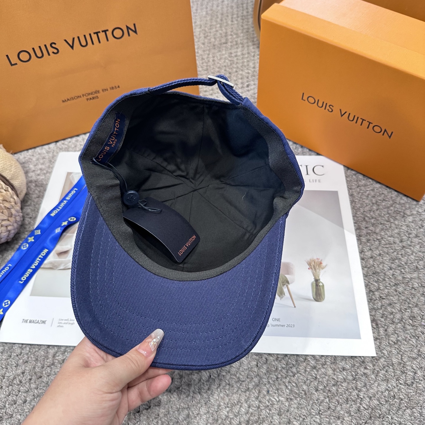 🧢路易威登棒球帽 LouisVuitton😍新款LV棒球帽，重工打造♥️高端大气，百搭款🤗男女通用！