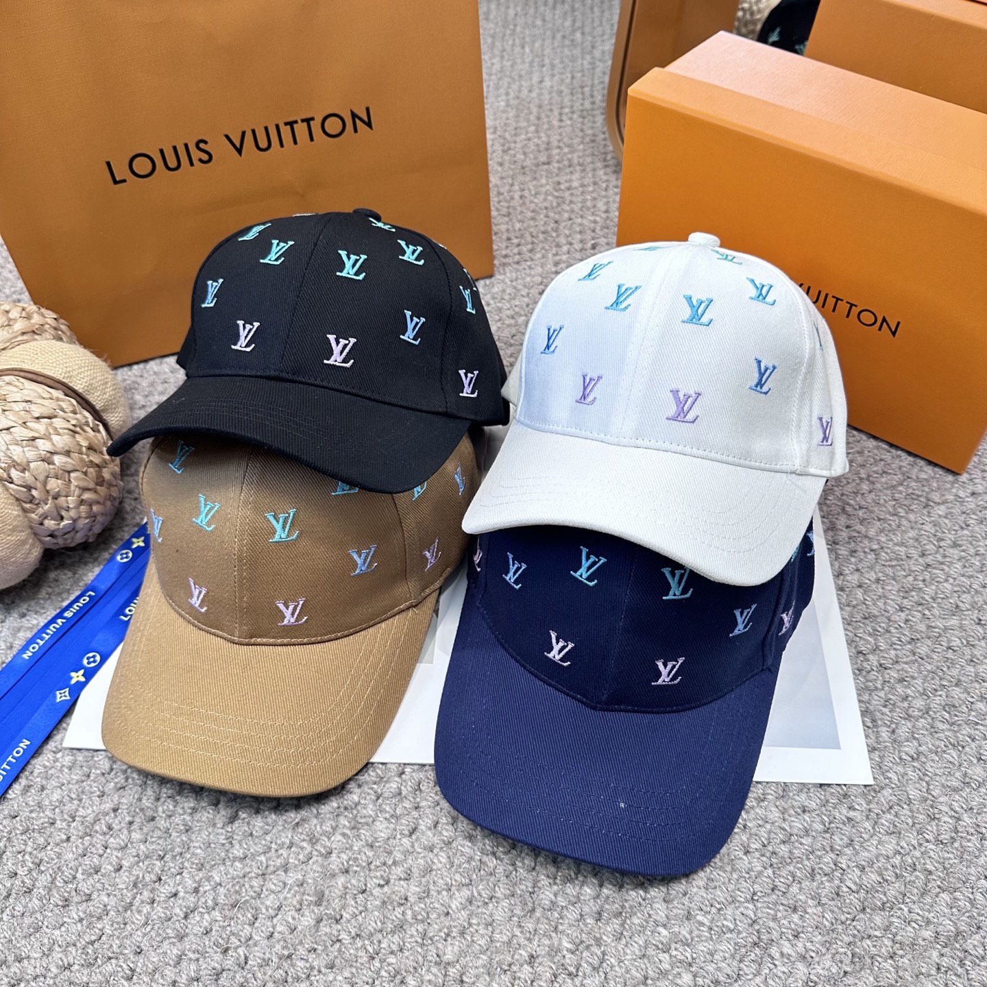 🧢路易威登棒球帽 LouisVuitton😍新款LV棒球帽，重工打造♥️高端大气，百搭款🤗男女通用！