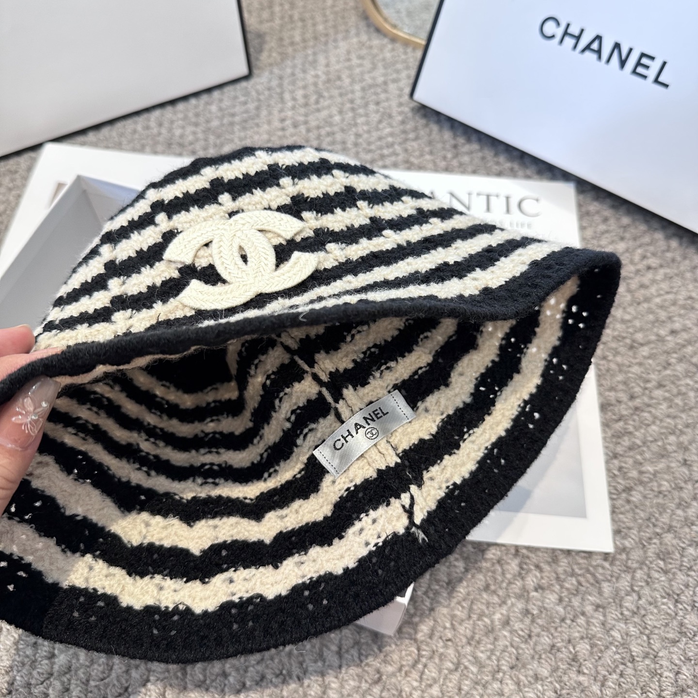 CHANEL 简约新款针织渔夫帽 秋冬必入，很百搭～