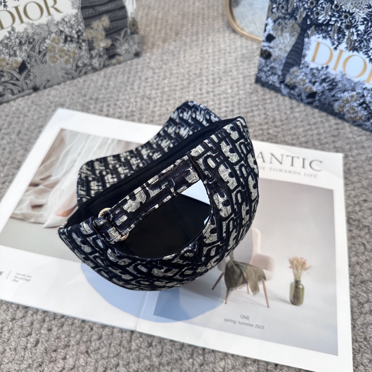 P68 DIOR迪奥 老花
官网同步新款发布 D家棒球帽🧢超级火爆