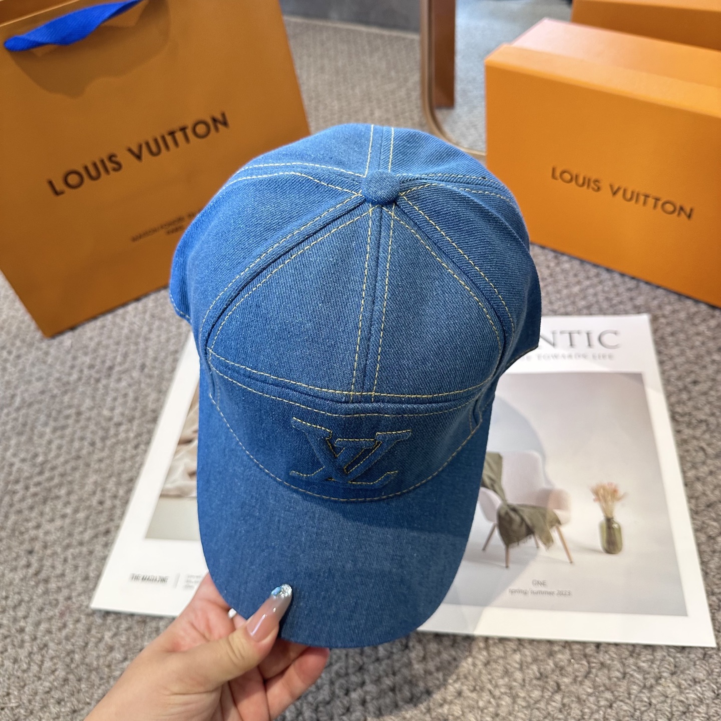 🧢路易威登棒球帽 LouisVuitton😍新款LV棒球帽，重工打造♥️高端大气，百搭款🤗男女通用！