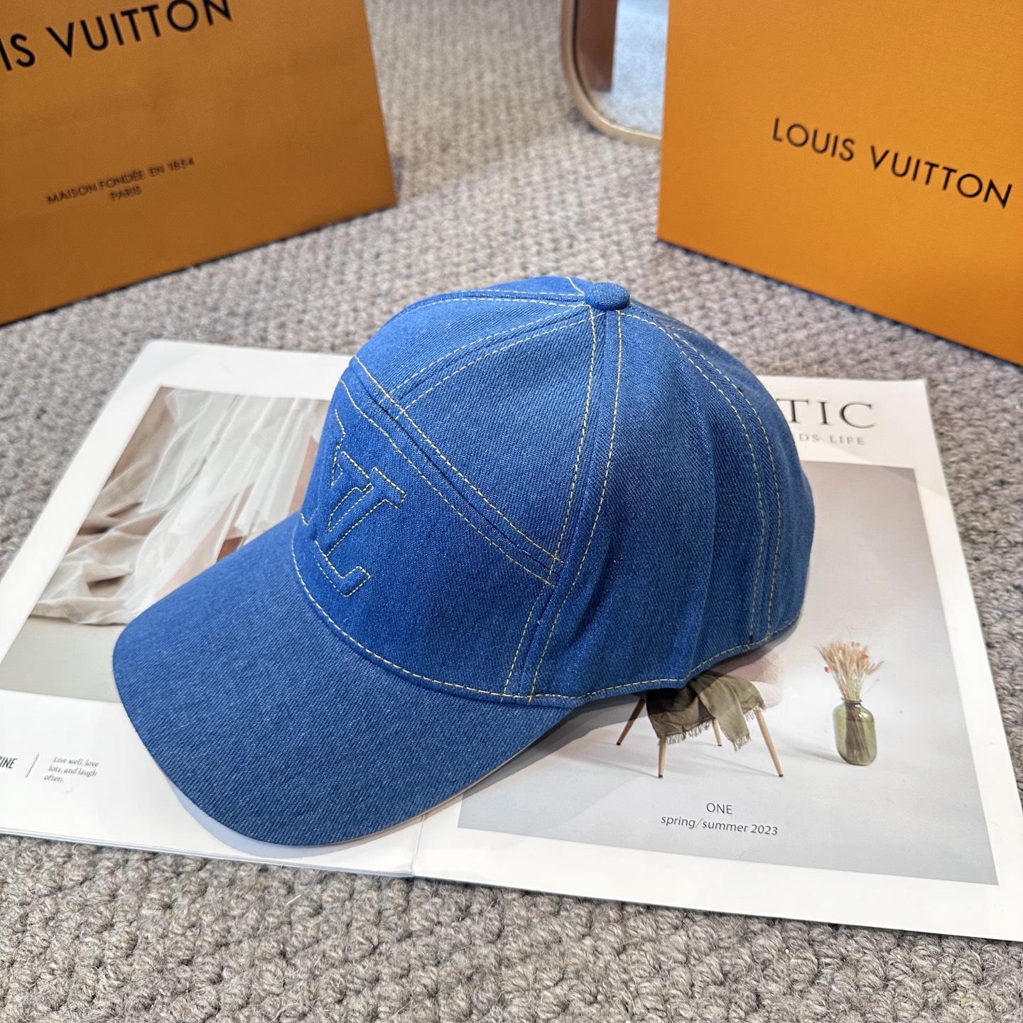 🧢路易威登棒球帽 LouisVuitton😍新款LV棒球帽，重工打造♥️高端大气，百搭款🤗男女通用！