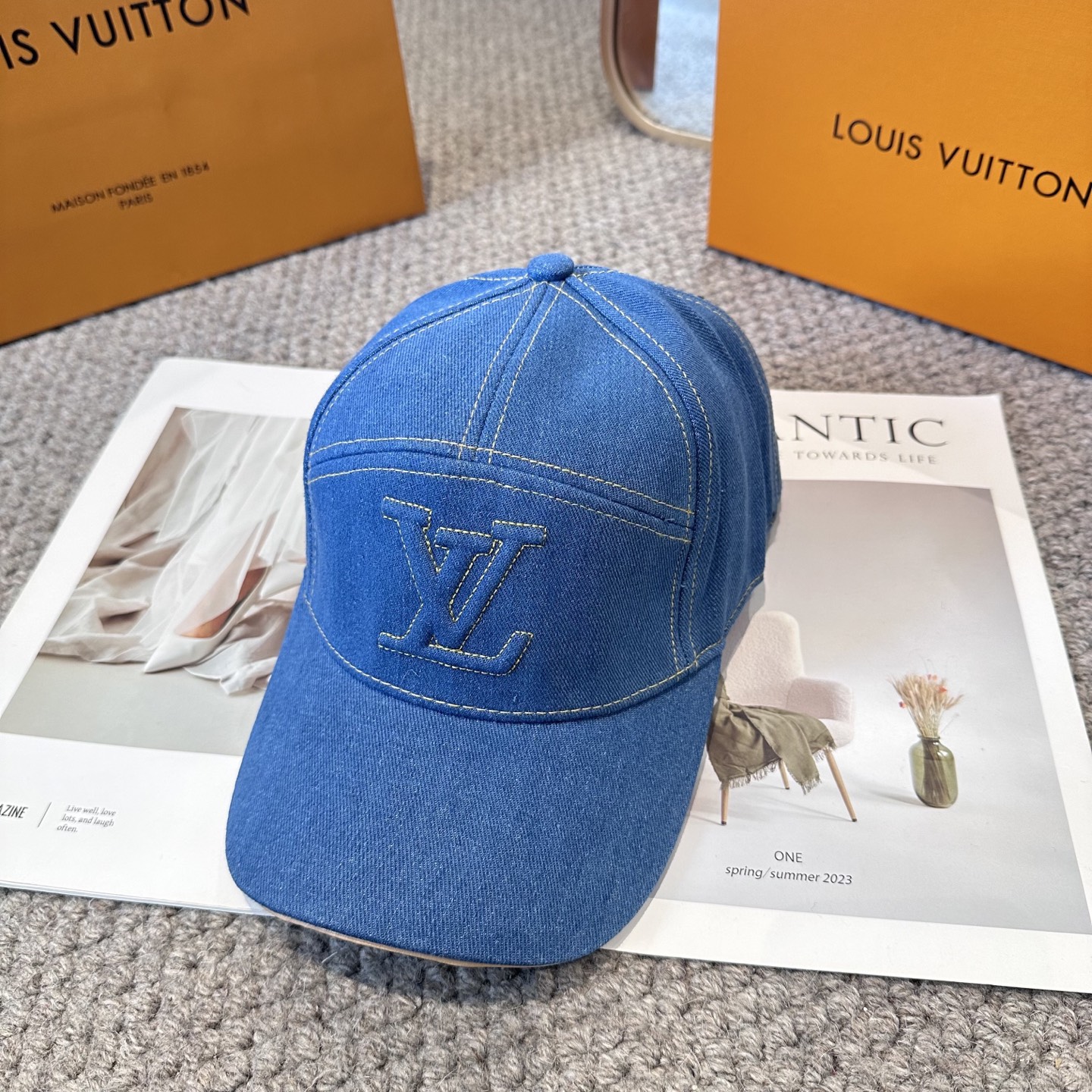 🧢路易威登棒球帽 LouisVuitton😍新款LV棒球帽，重工打造♥️高端大气，百搭款🤗男女通用！