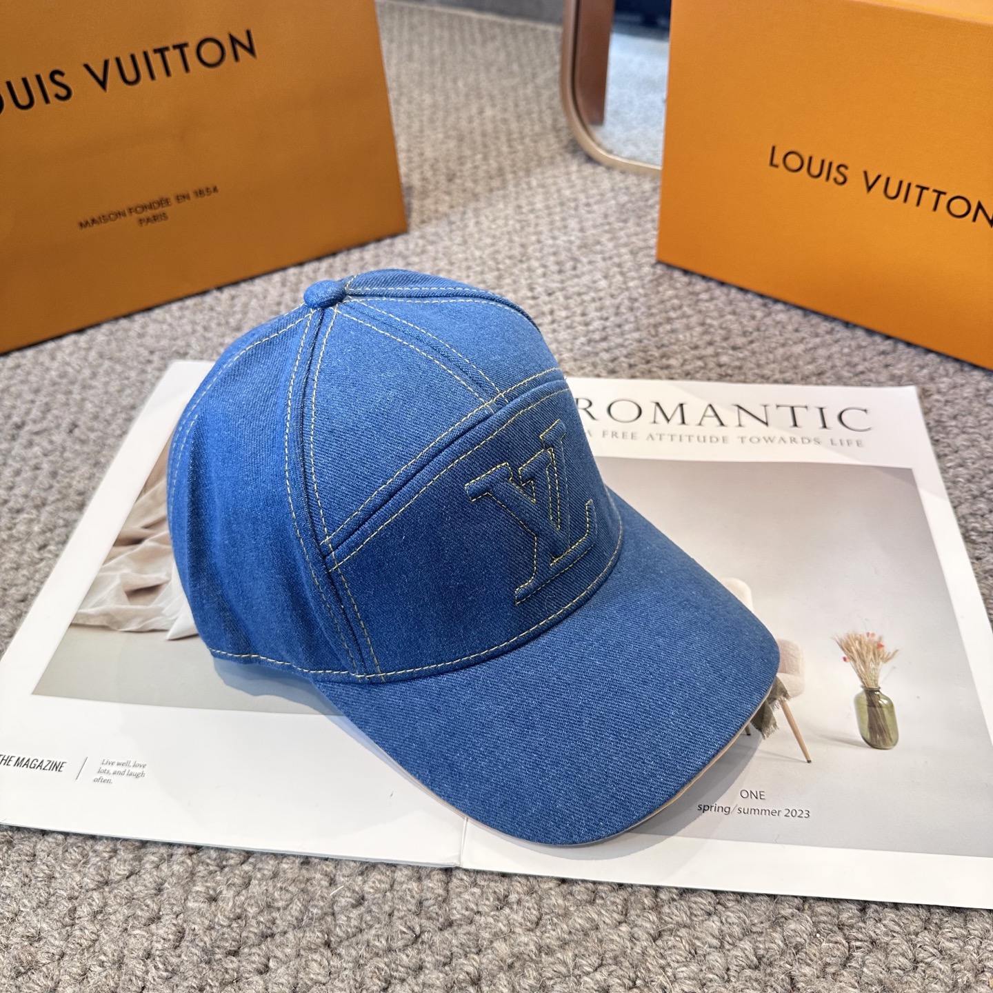 🧢路易威登棒球帽 LouisVuitton😍新款LV棒球帽，重工打造♥️高端大气，百搭款🤗男女通用！