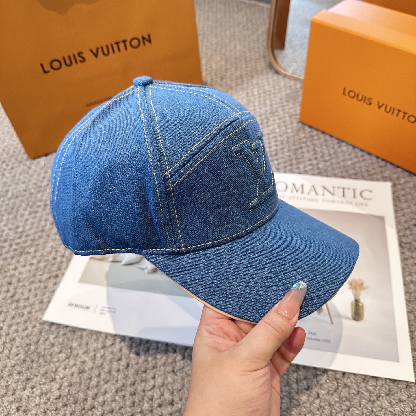 🧢路易威登棒球帽 LouisVuitton😍新款LV棒球帽，重工打造♥️高端大气，百搭款🤗男女通用！