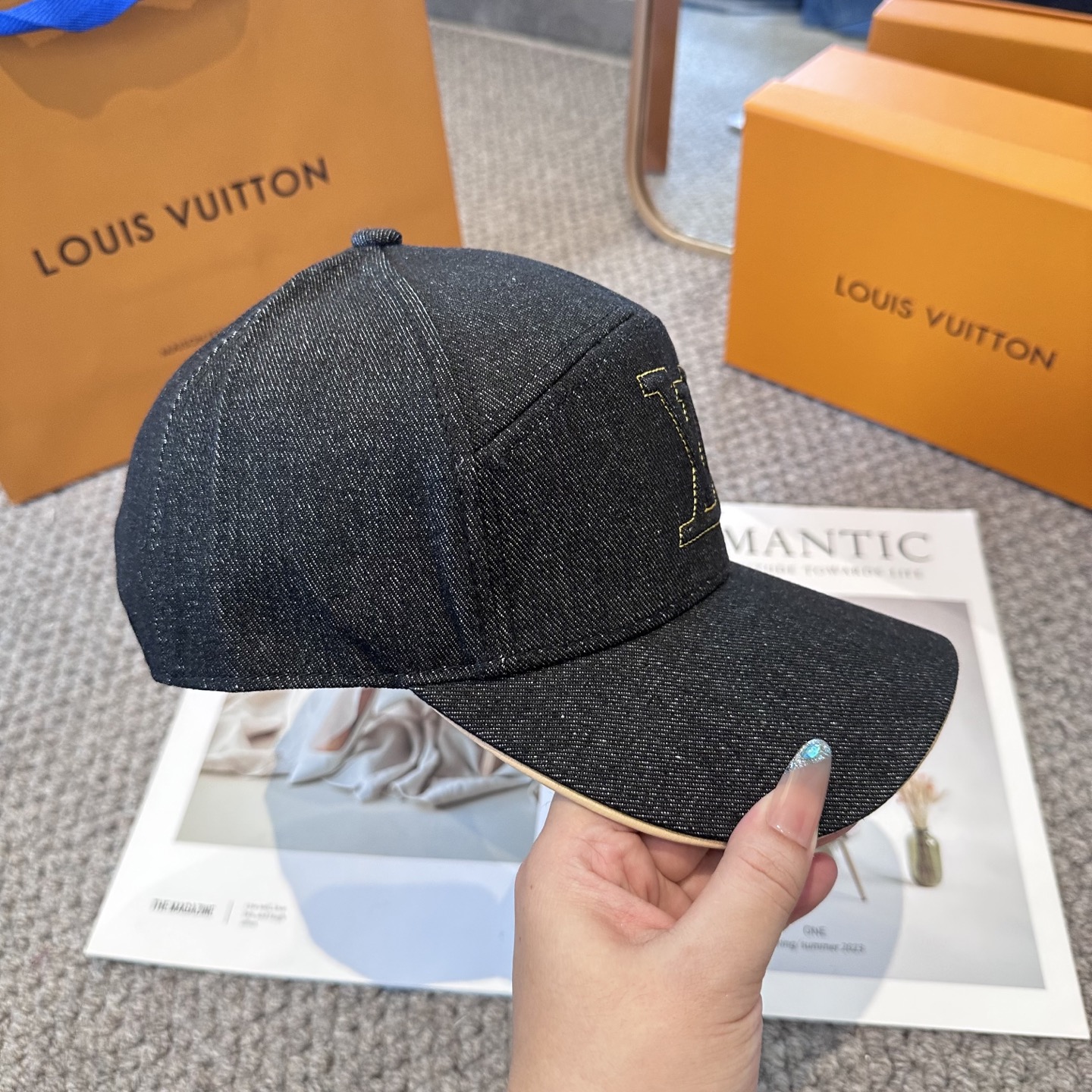 🧢路易威登棒球帽 LouisVuitton😍新款LV棒球帽，重工打造♥️高端大气，百搭款🤗男女通用！