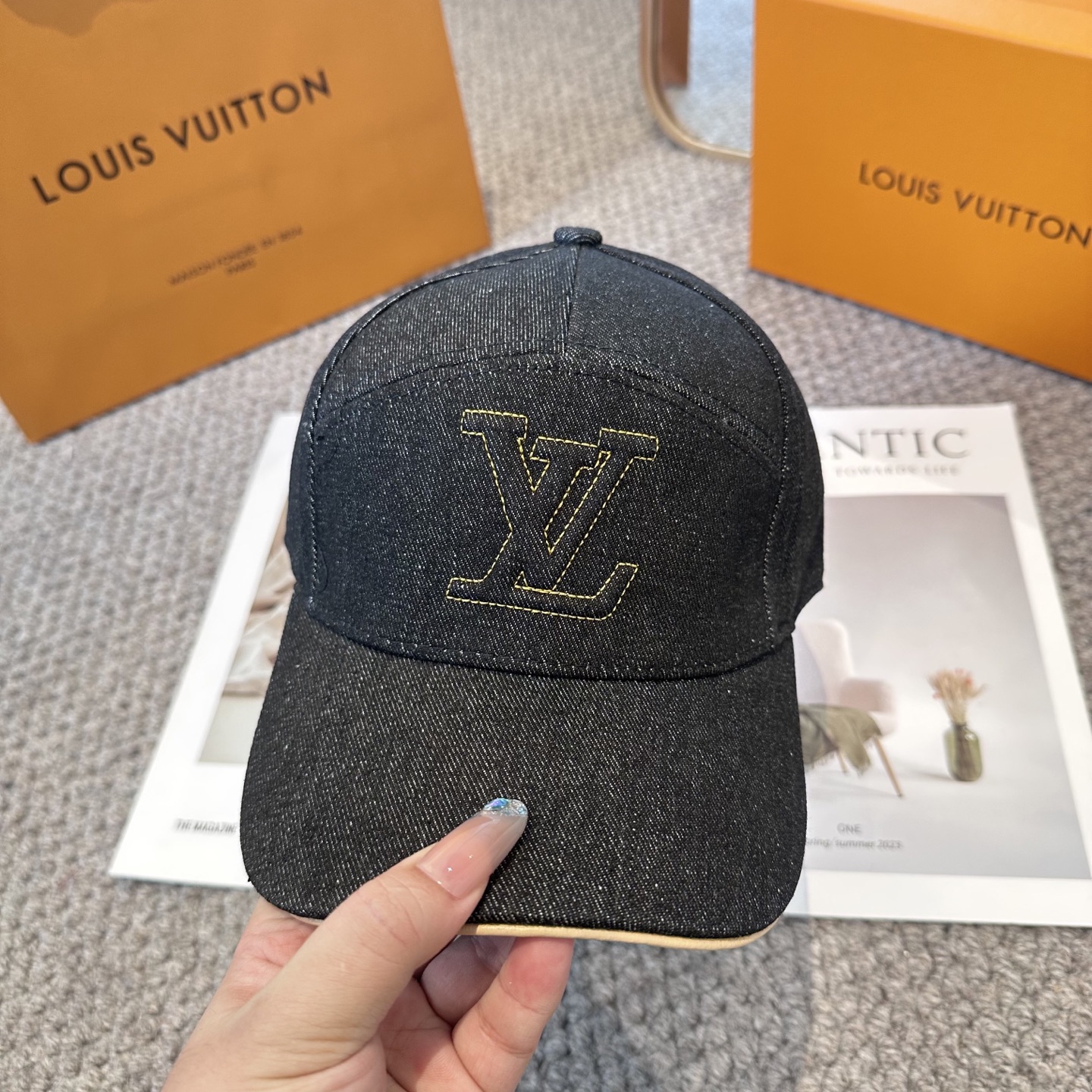 🧢路易威登棒球帽 LouisVuitton😍新款LV棒球帽，重工打造♥️高端大气，百搭款🤗男女通用！