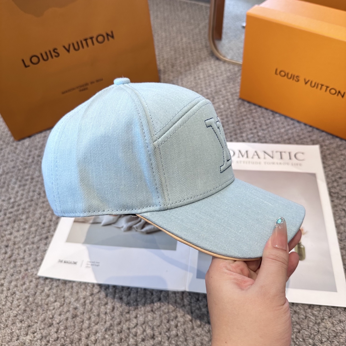 🧢路易威登棒球帽 LouisVuitton😍新款LV棒球帽，重工打造♥️高端大气，百搭款🤗男女通用！