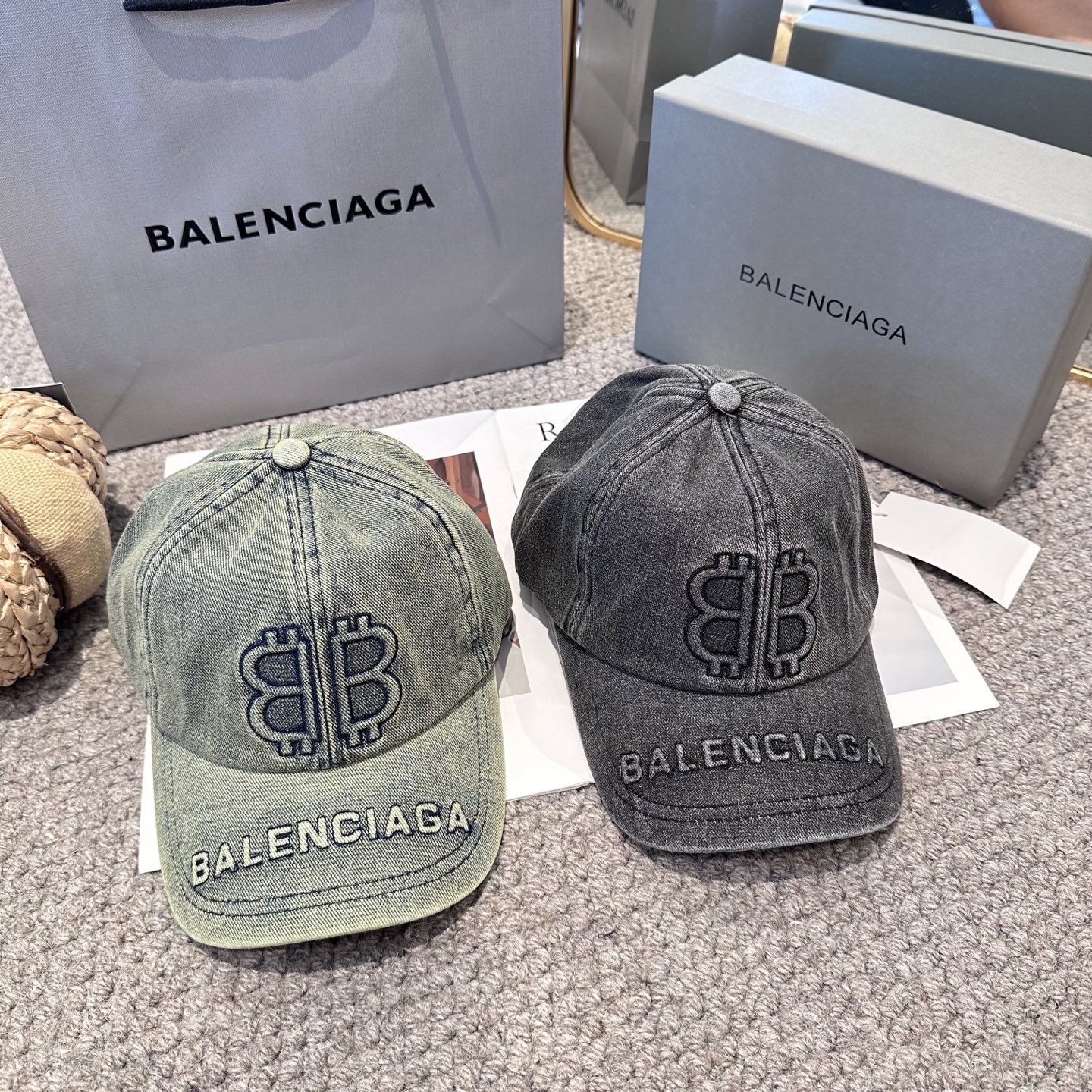 新品Balenciaga 巴黎世家新款棒球帽现货秒发🧢简约时尚超级无敌好看的帽子！情侣款！