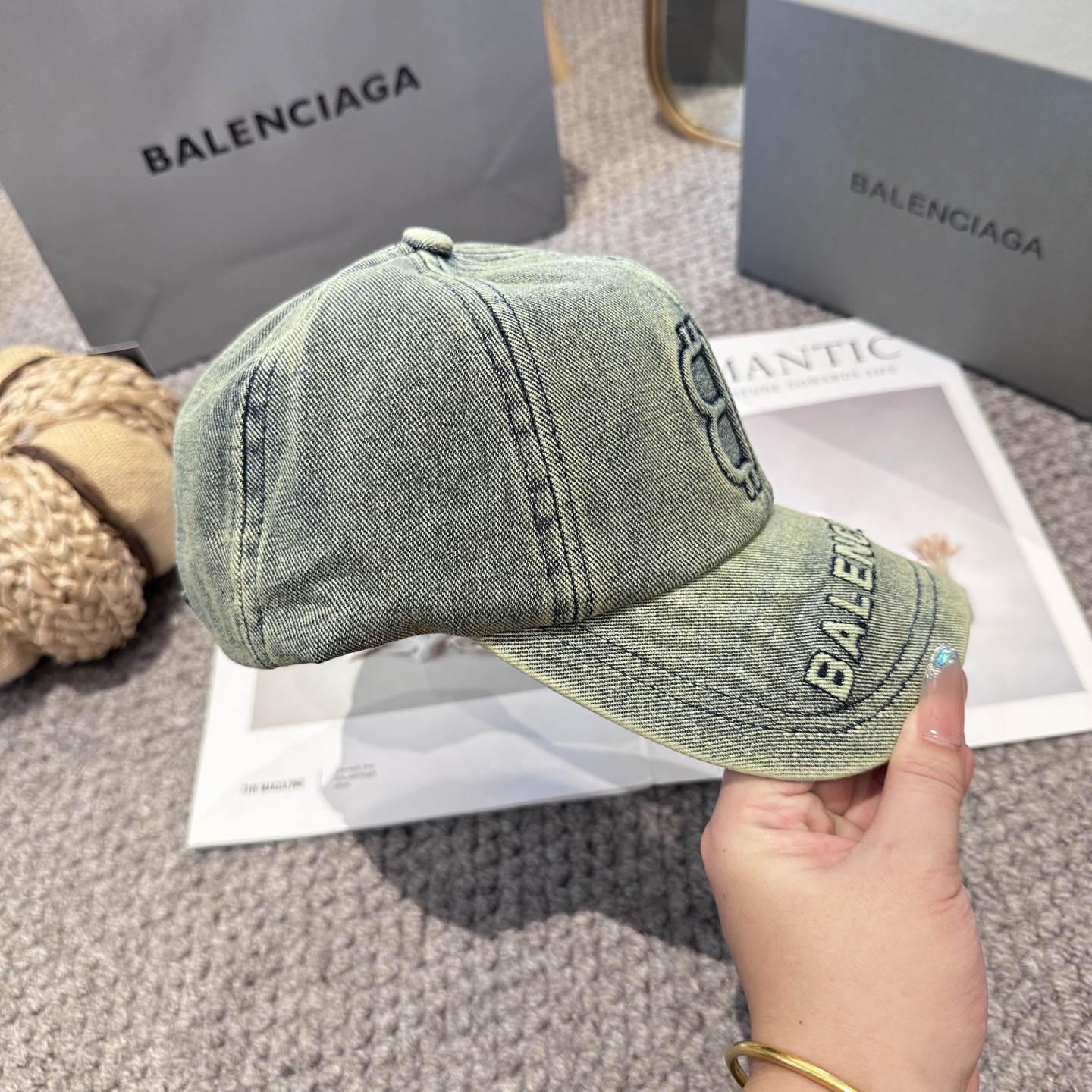 新品Balenciaga 巴黎世家新款棒球帽现货秒发🧢简约时尚超级无敌好看的帽子！情侣款！