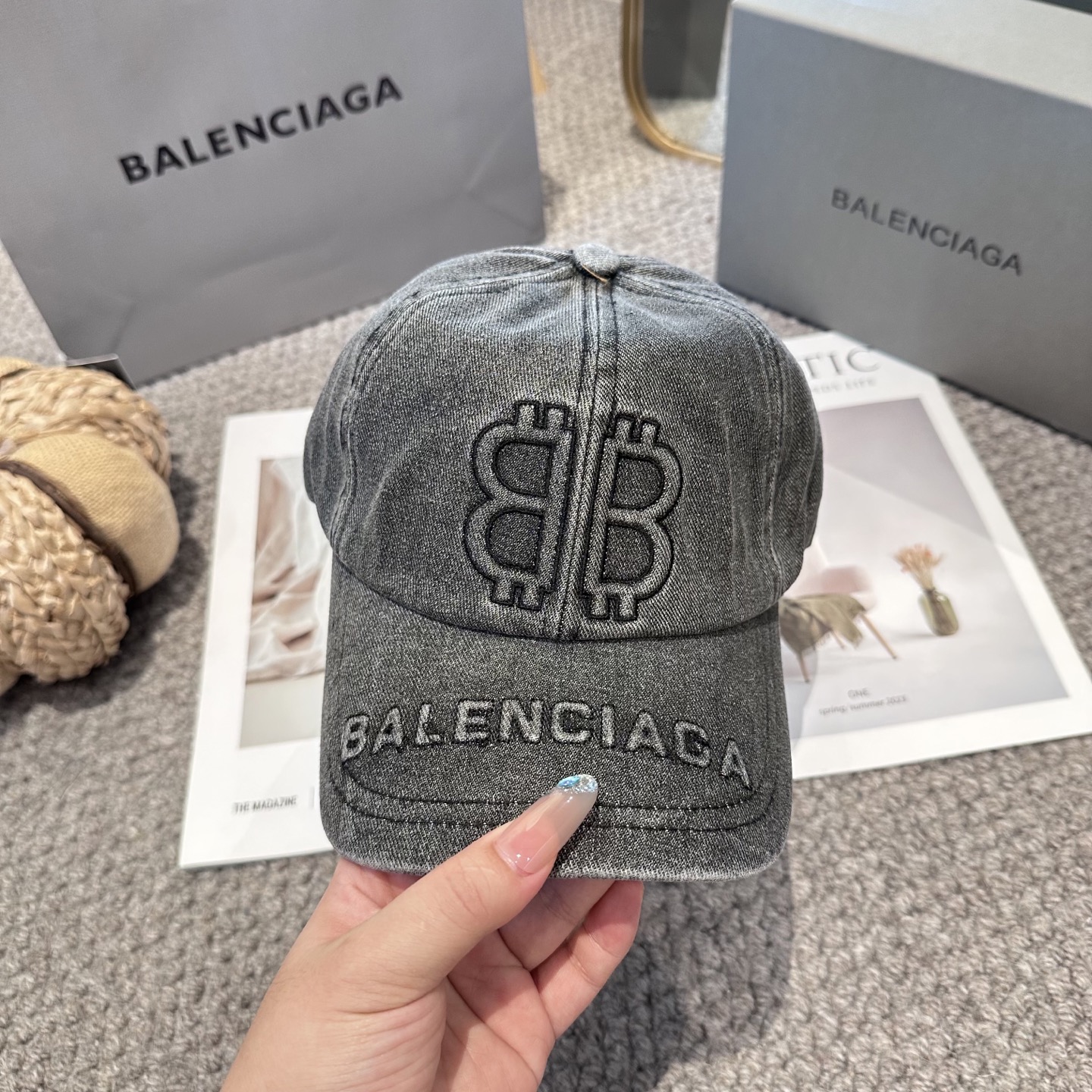 新品Balenciaga 巴黎世家新款棒球帽现货秒发🧢简约时尚超级无敌好看的帽子！情侣款！