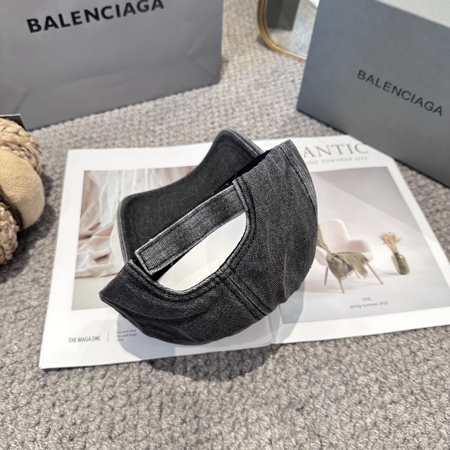 新品Balenciaga 巴黎世家新款棒球帽现货秒发🧢简约时尚超级无敌好看的帽子！情侣款！