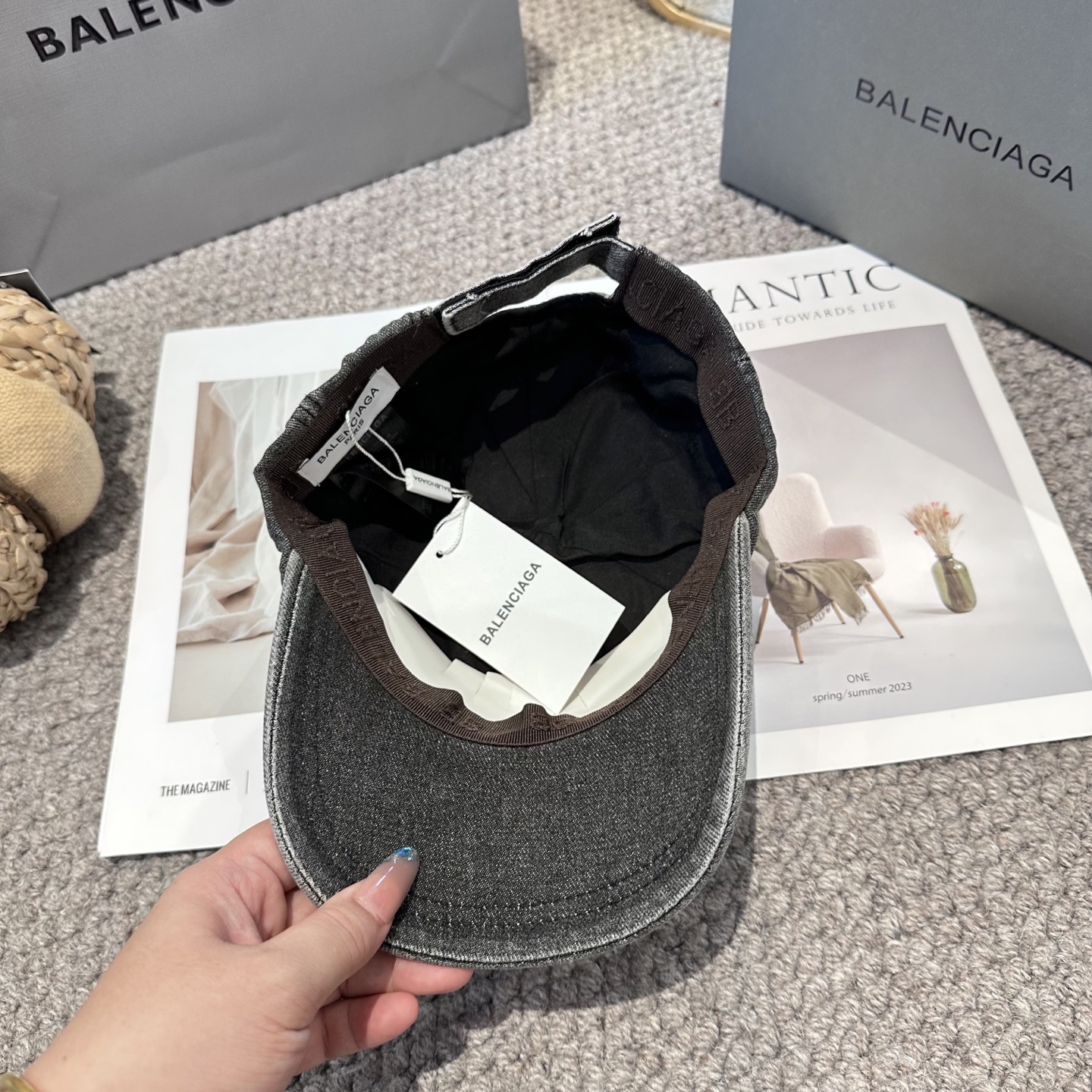 新品Balenciaga 巴黎世家新款棒球帽现货秒发🧢简约时尚超级无敌好看的帽子！情侣款！