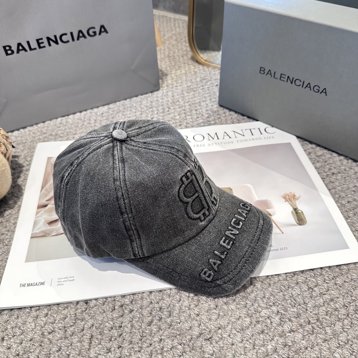 新品Balenciaga 巴黎世家新款棒球帽现货秒发🧢简约时尚超级无敌好看的帽子！情侣款！