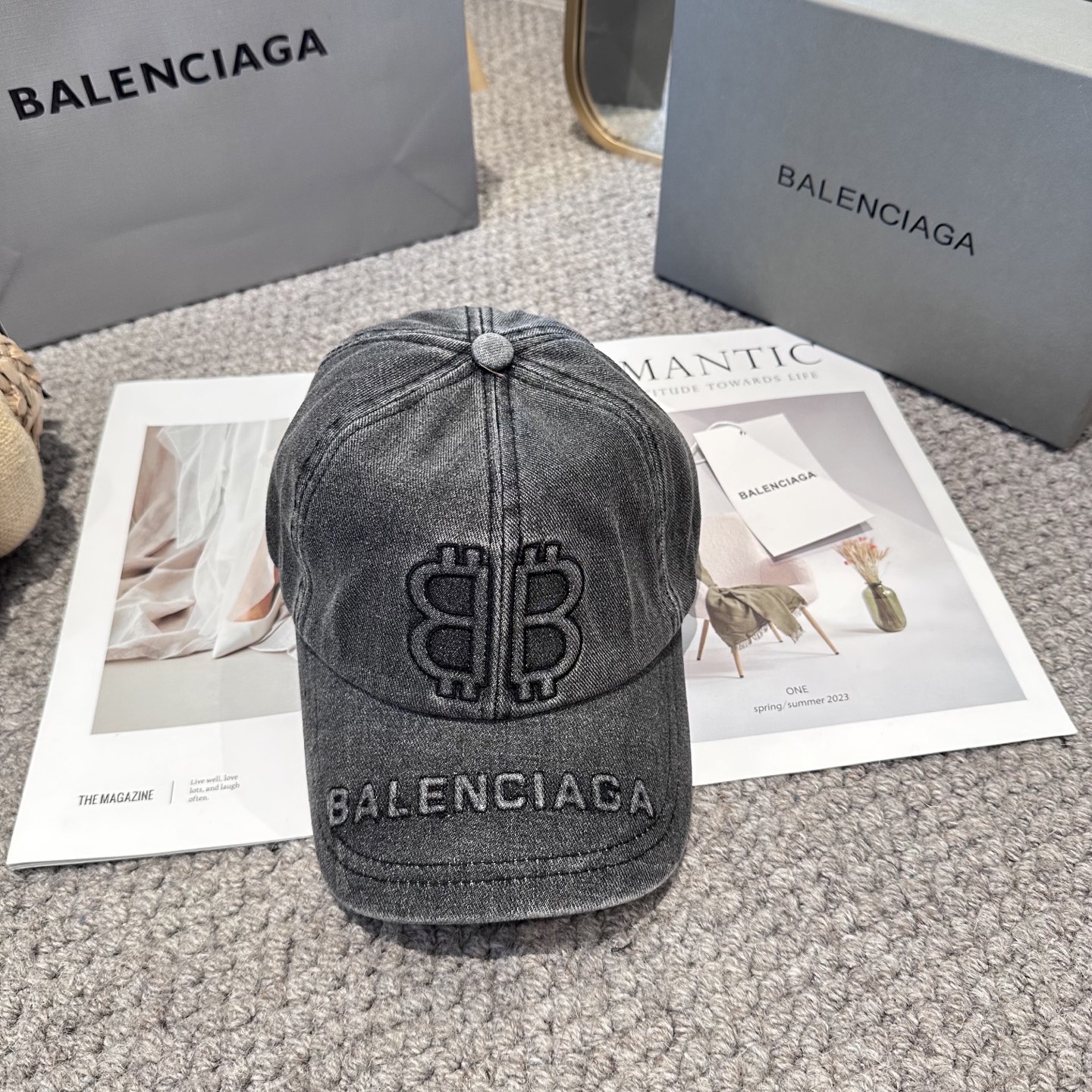 新品Balenciaga 巴黎世家新款棒球帽现货秒发🧢简约时尚超级无敌好看的帽子！情侣款！