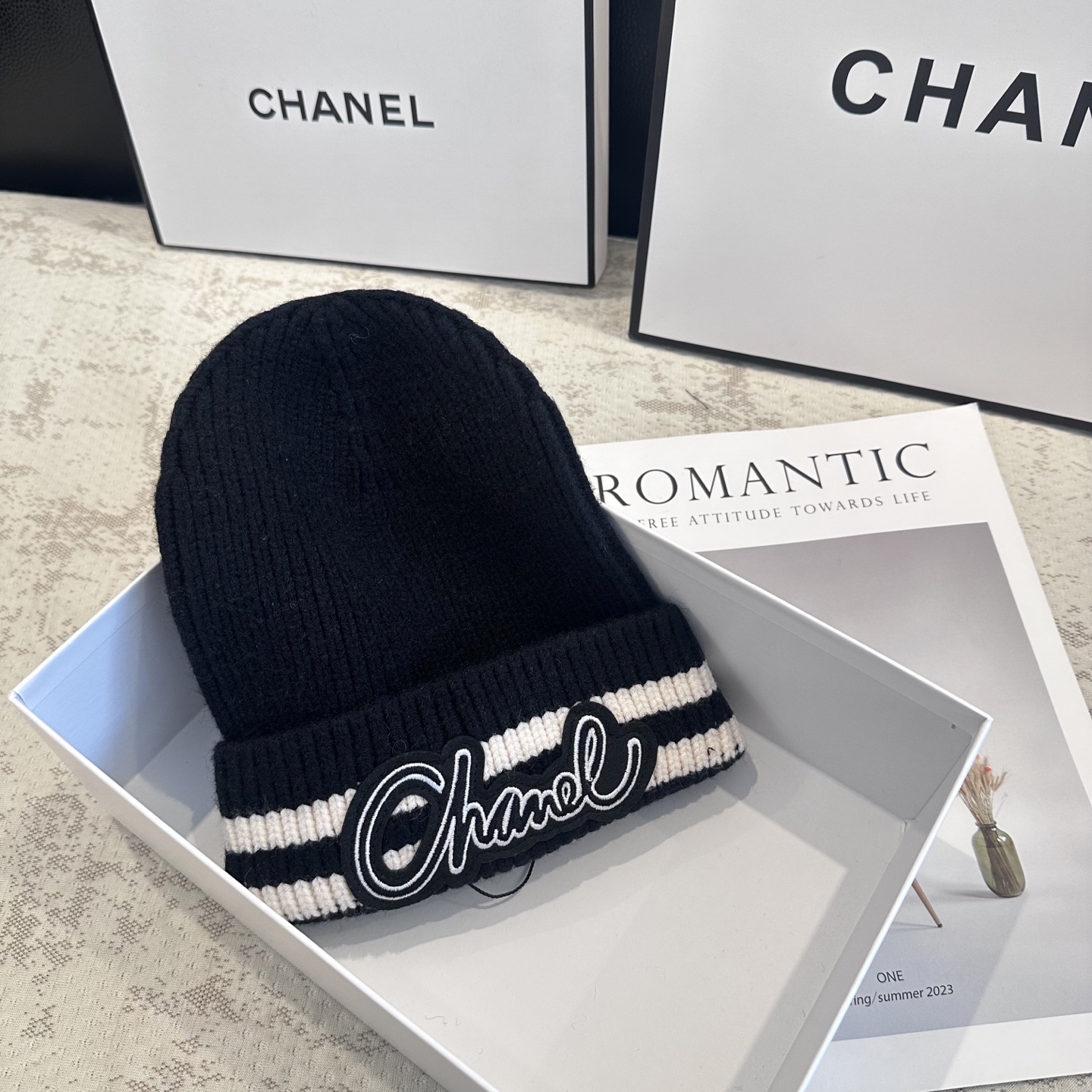 Chanel官网品质香奈儿秋冬网红时尚博主推荐款毛线帽，小红书爆款，手感超柔软舒适的针织线帽，弹性极佳！