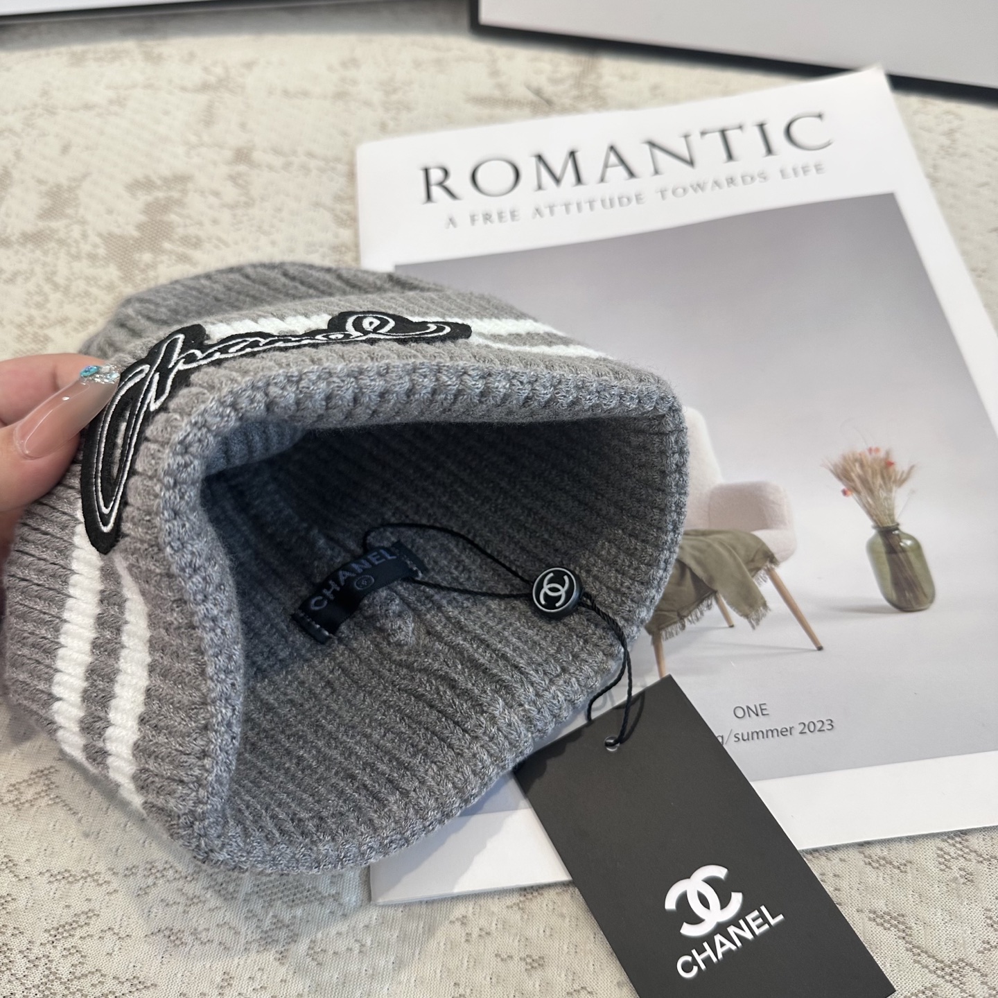 Chanel官网品质香奈儿秋冬网红时尚博主推荐款毛线帽，小红书爆款，手感超柔软舒适的针织线帽，弹性极佳！