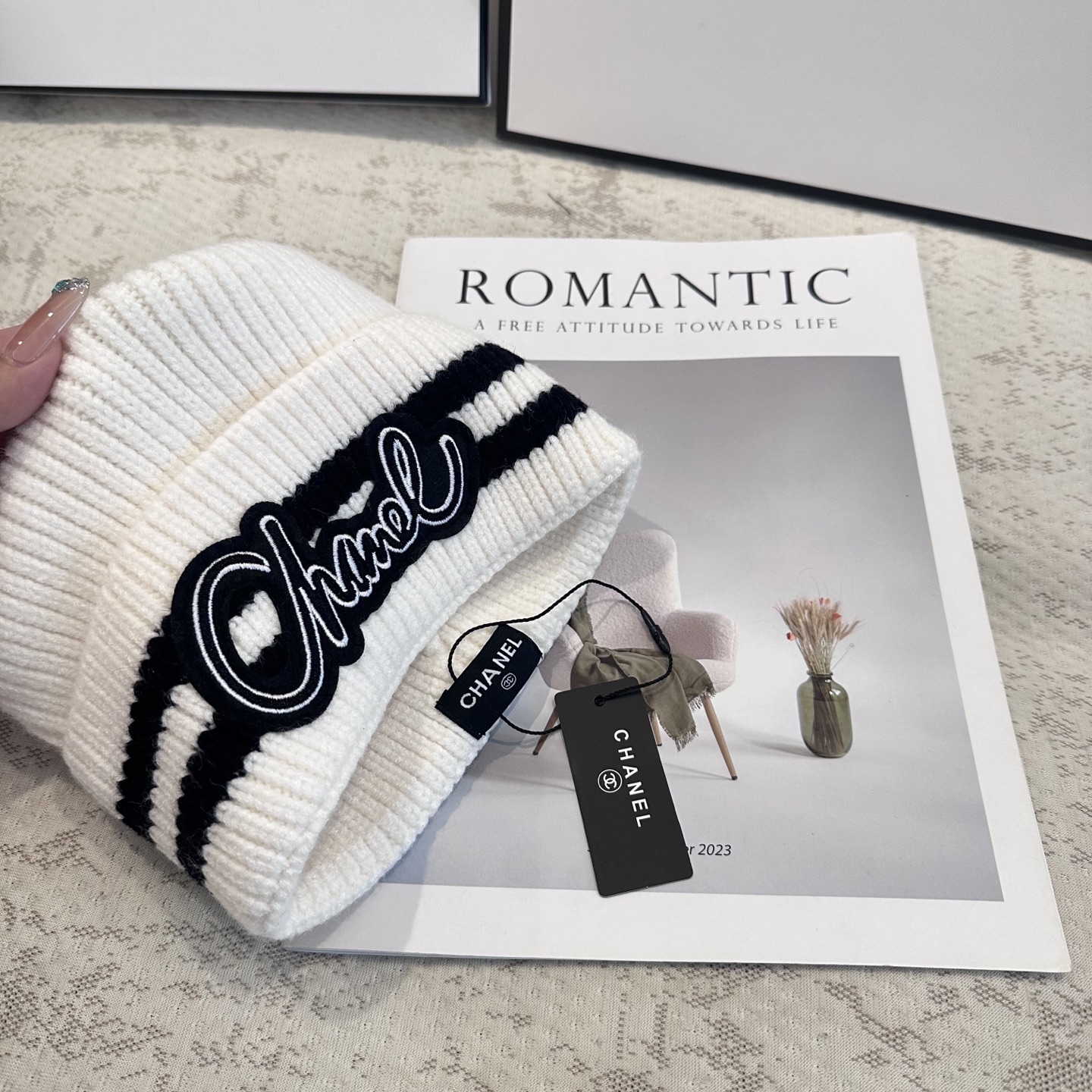 Chanel官网品质香奈儿秋冬网红时尚博主推荐款毛线帽，小红书爆款，手感超柔软舒适的针织线帽，弹性极佳！