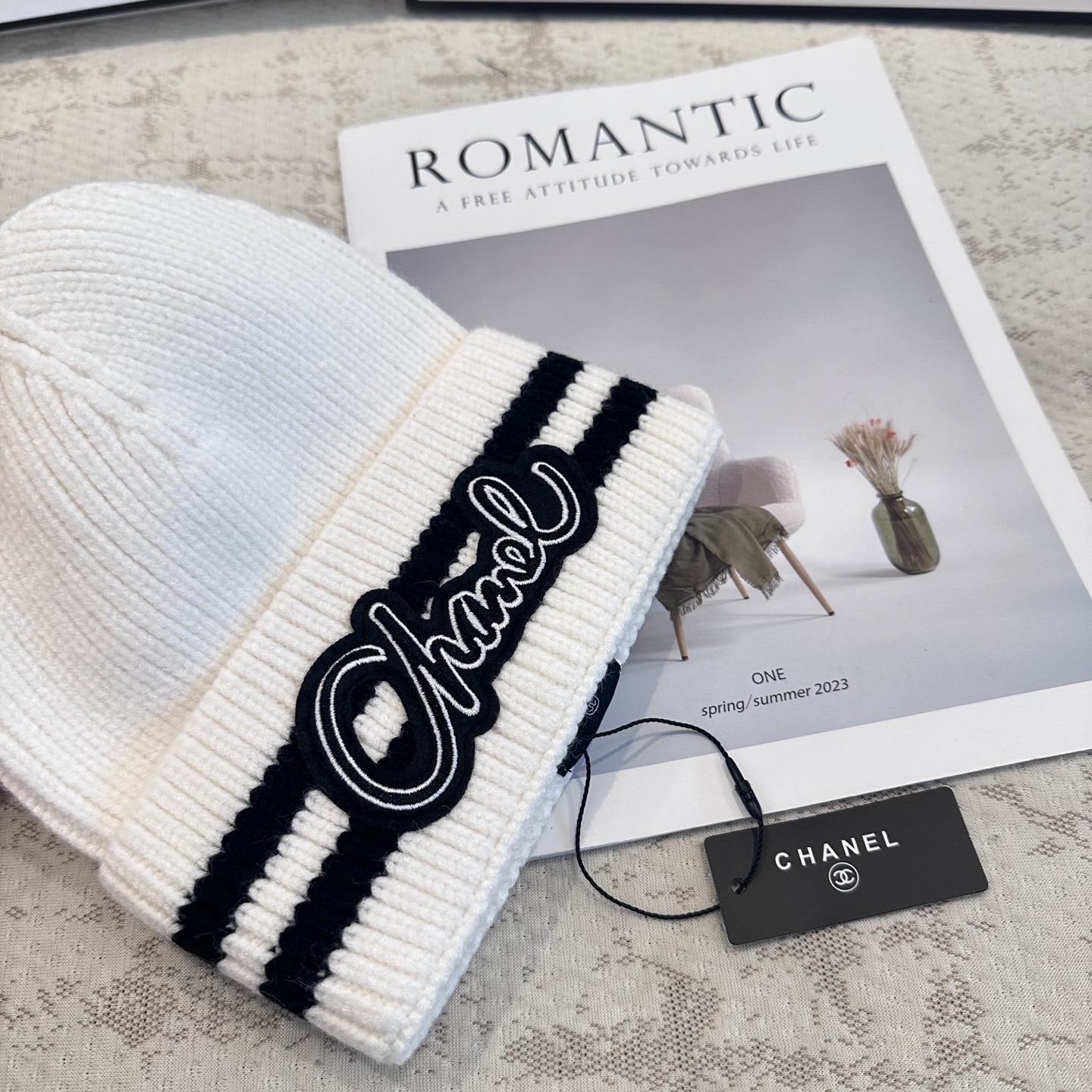 Chanel官网品质香奈儿秋冬网红时尚博主推荐款毛线帽，小红书爆款，手感超柔软舒适的针织线帽，弹性极佳！