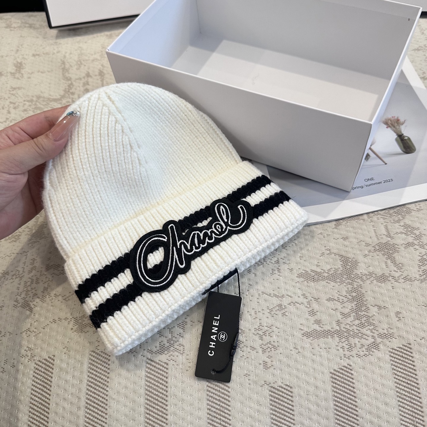 Chanel官网品质香奈儿秋冬网红时尚博主推荐款毛线帽，小红书爆款，手感超柔软舒适的针织线帽，弹性极佳！