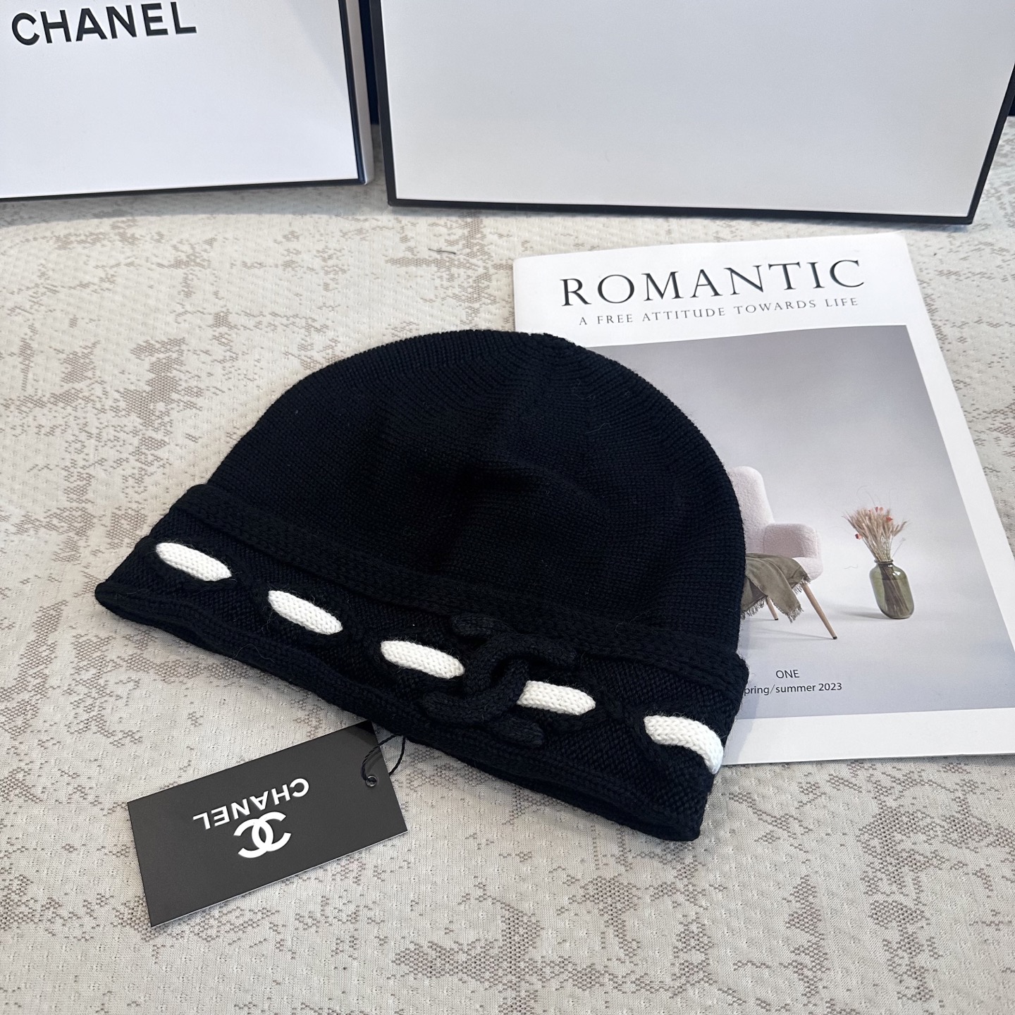 Chanel官网品质香奈儿秋冬网红时尚博主推荐款毛线帽，小红书爆款，手感超柔软舒适的针织线帽，弹性极佳！