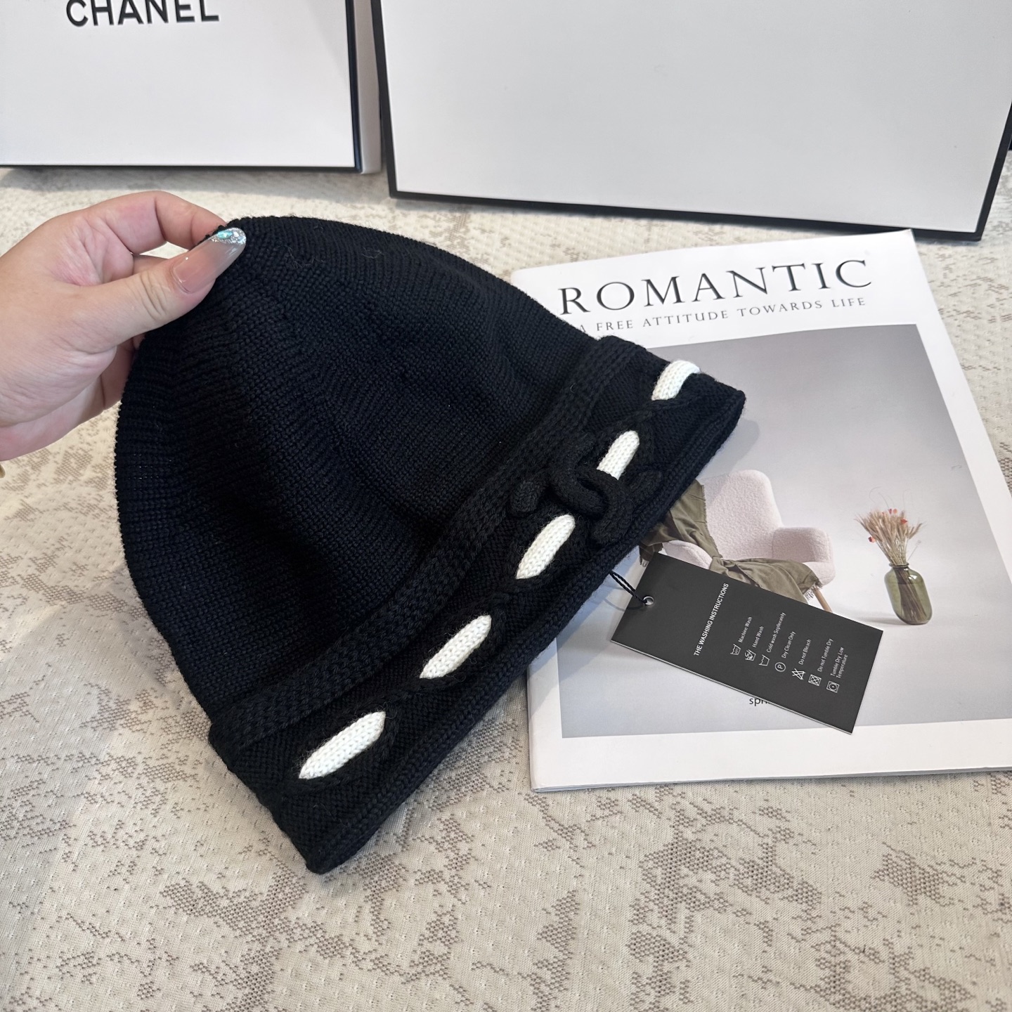 Chanel官网品质香奈儿秋冬网红时尚博主推荐款毛线帽，小红书爆款，手感超柔软舒适的针织线帽，弹性极佳！