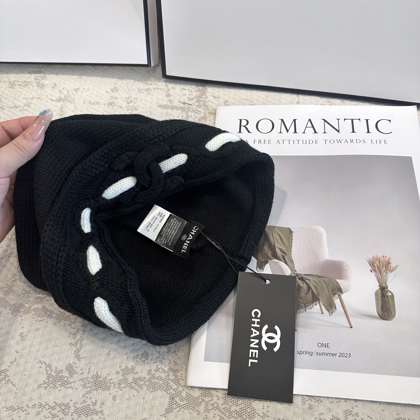 Chanel官网品质香奈儿秋冬网红时尚博主推荐款毛线帽，小红书爆款，手感超柔软舒适的针织线帽，弹性极佳！
