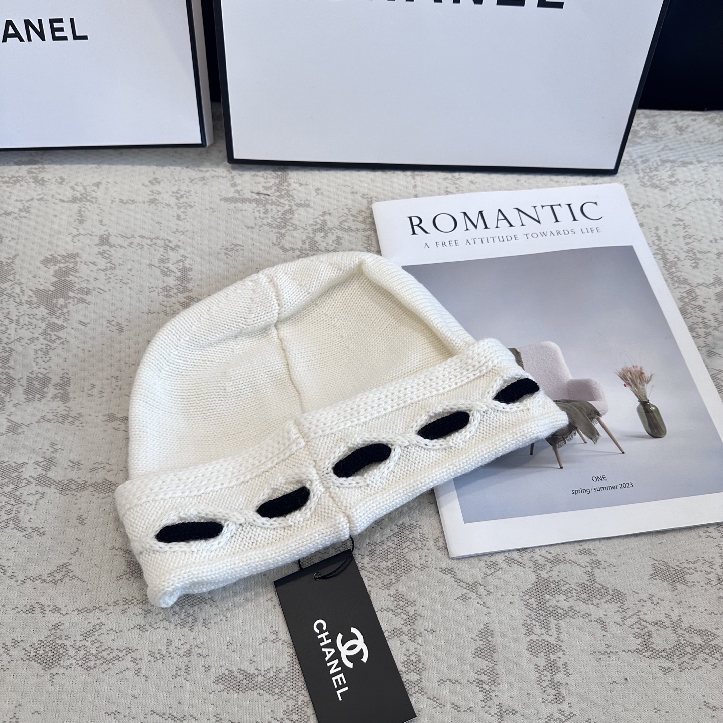 Chanel官网品质香奈儿秋冬网红时尚博主推荐款毛线帽，小红书爆款，手感超柔软舒适的针织线帽，弹性极佳！