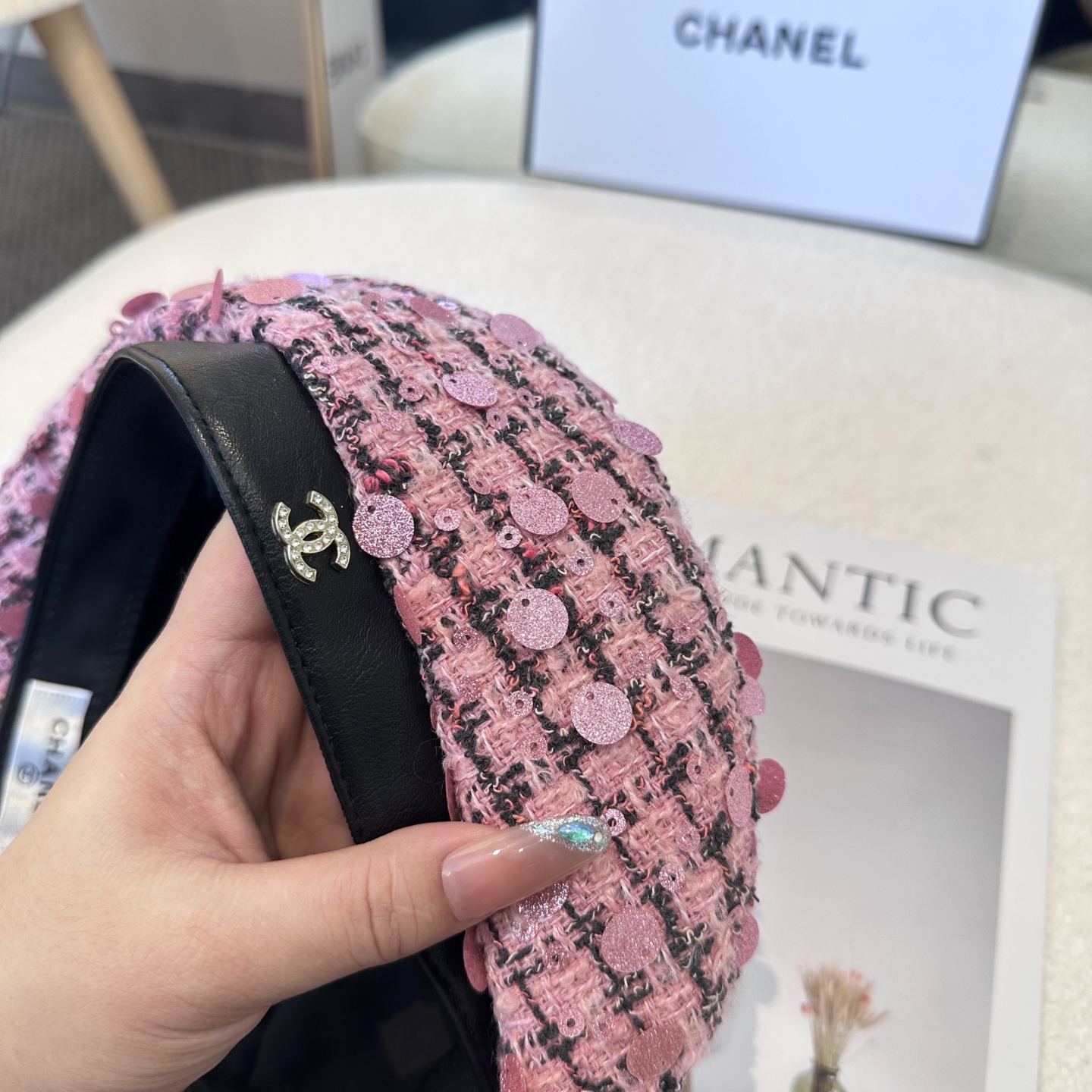 Chanel香奈儿新款贝雷帽，搭配精致简单小logo 小香风高级面料定制 谁看谁喜欢😘