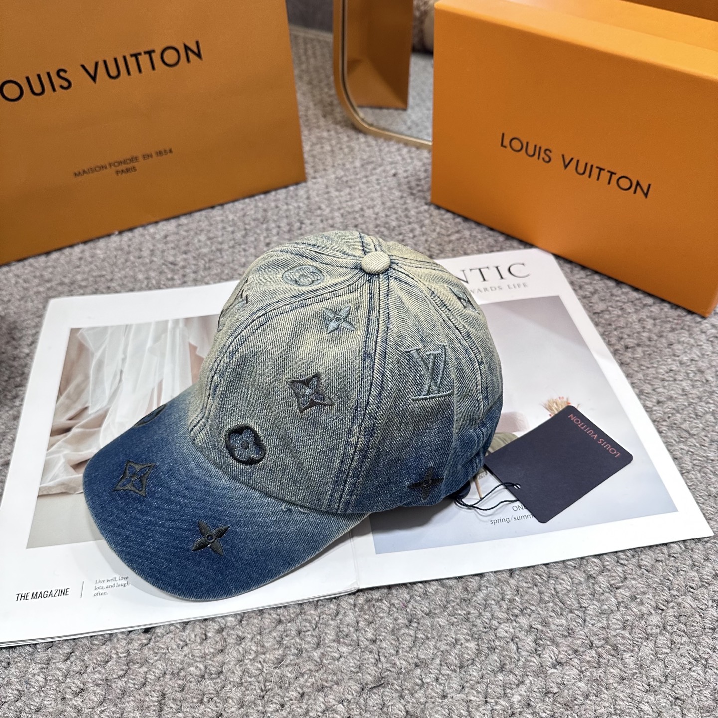🧢路易威登棒球帽 LouisVuitton😍新款LV棒球帽，重工打造♥️高端大气，百搭款🤗男女通用！