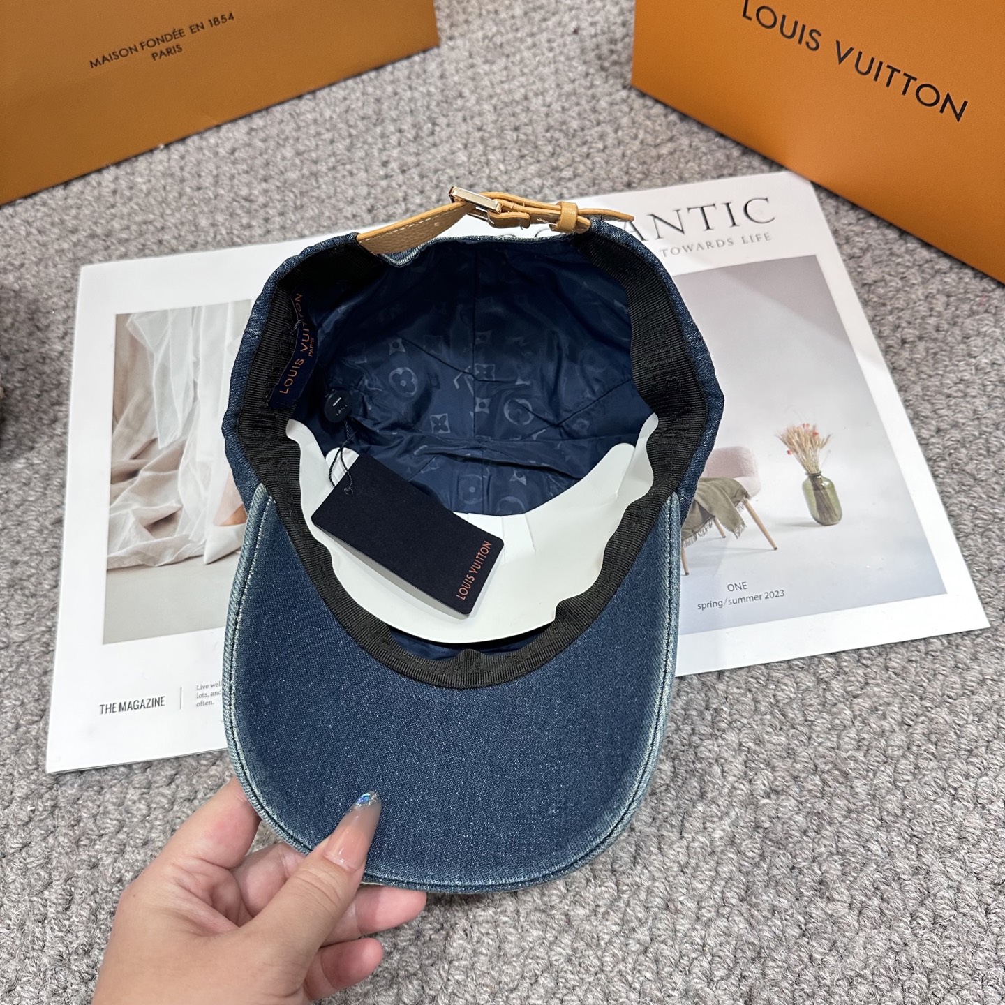🧢路易威登棒球帽 LouisVuitton😍新款LV棒球帽，重工打造♥️高端大气，百搭款🤗男女通用！