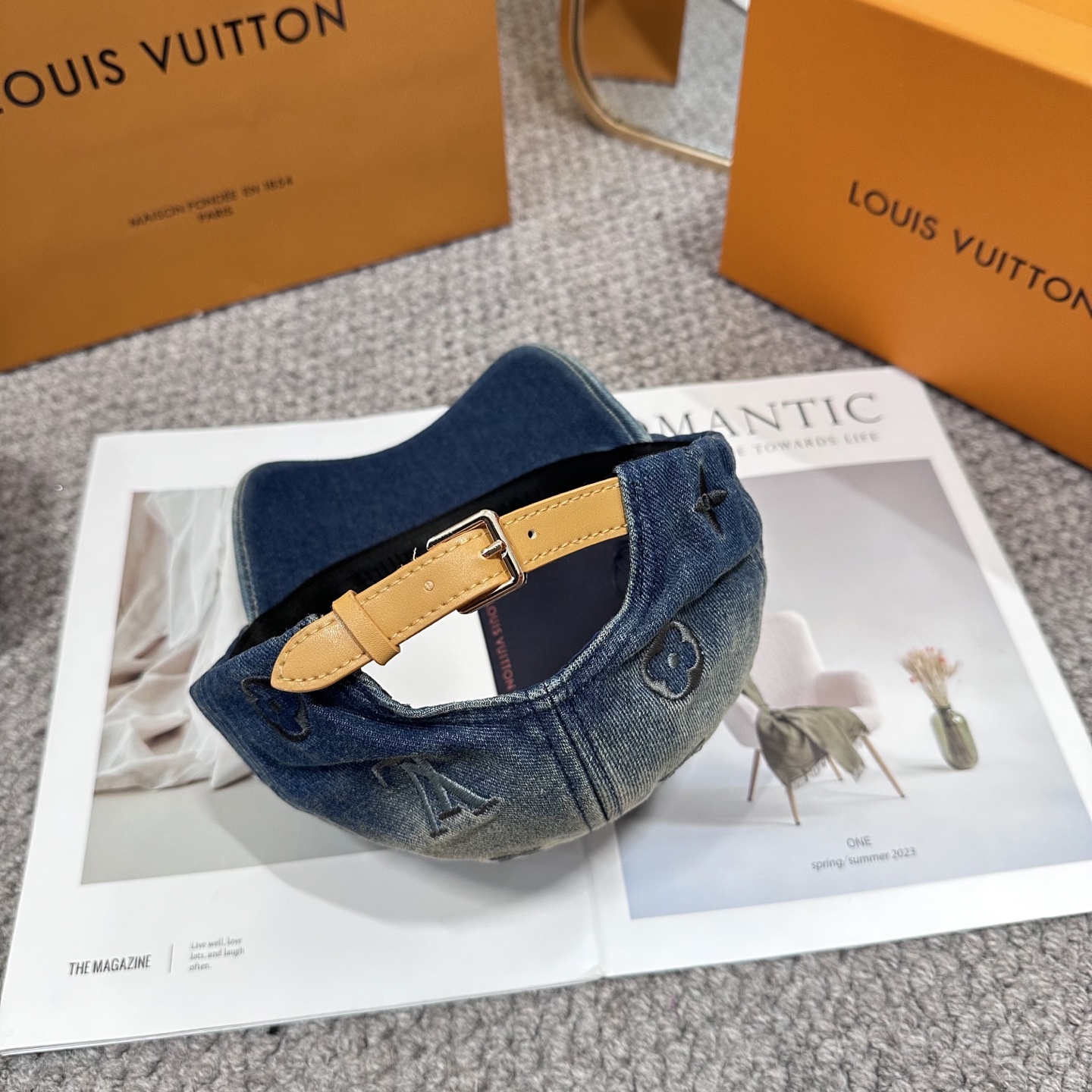 🧢路易威登棒球帽 LouisVuitton😍新款LV棒球帽，重工打造♥️高端大气，百搭款🤗男女通用！