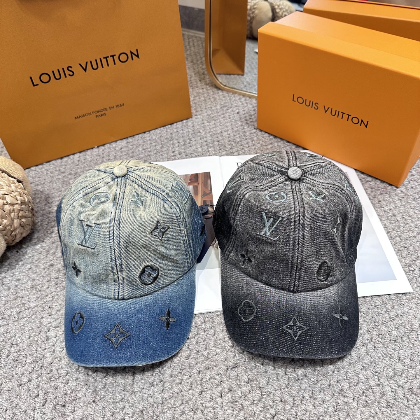 🧢路易威登棒球帽 LouisVuitton😍新款LV棒球帽，重工打造♥️高端大气，百搭款🤗男女通用！