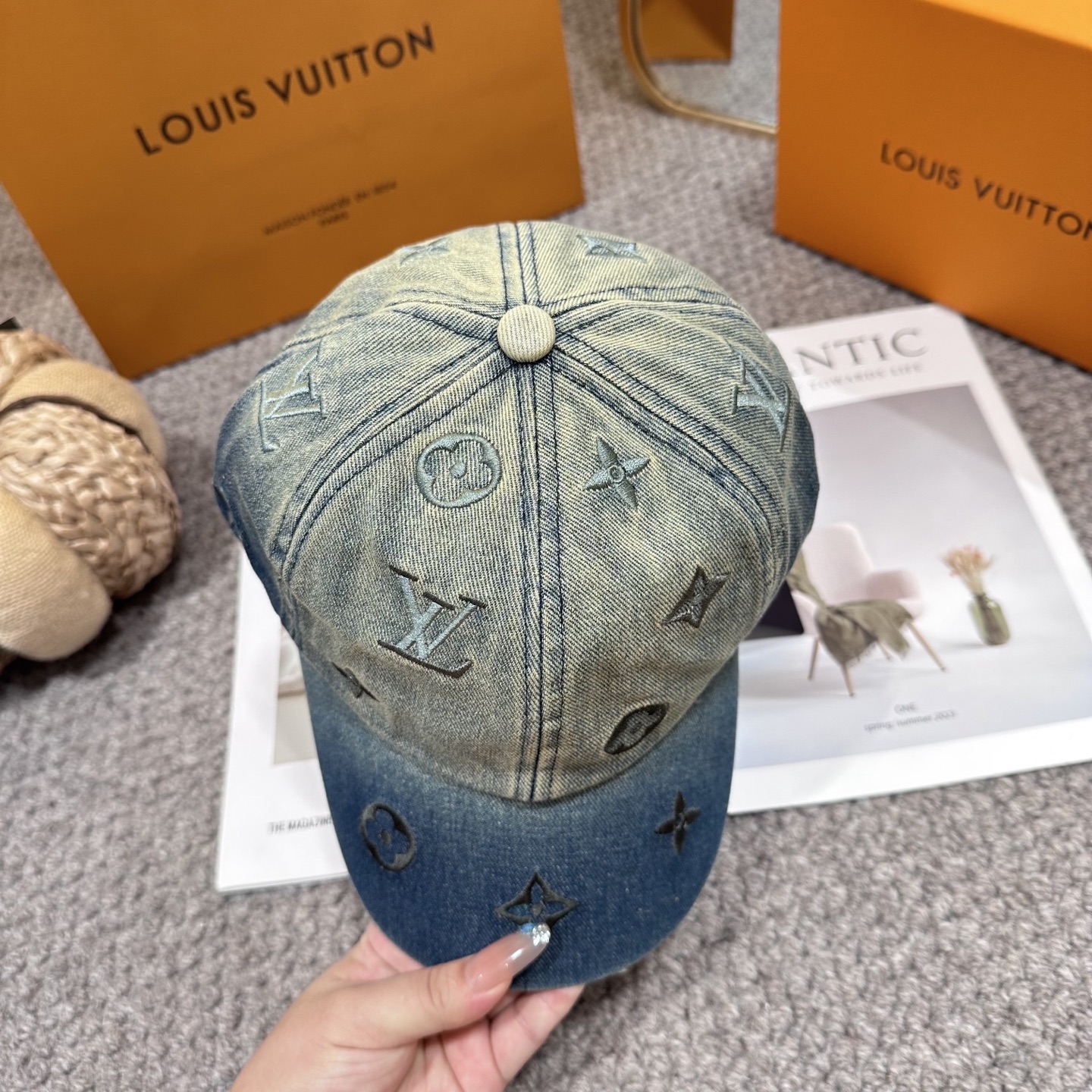 🧢路易威登棒球帽 LouisVuitton😍新款LV棒球帽，重工打造♥️高端大气，百搭款🤗男女通用！