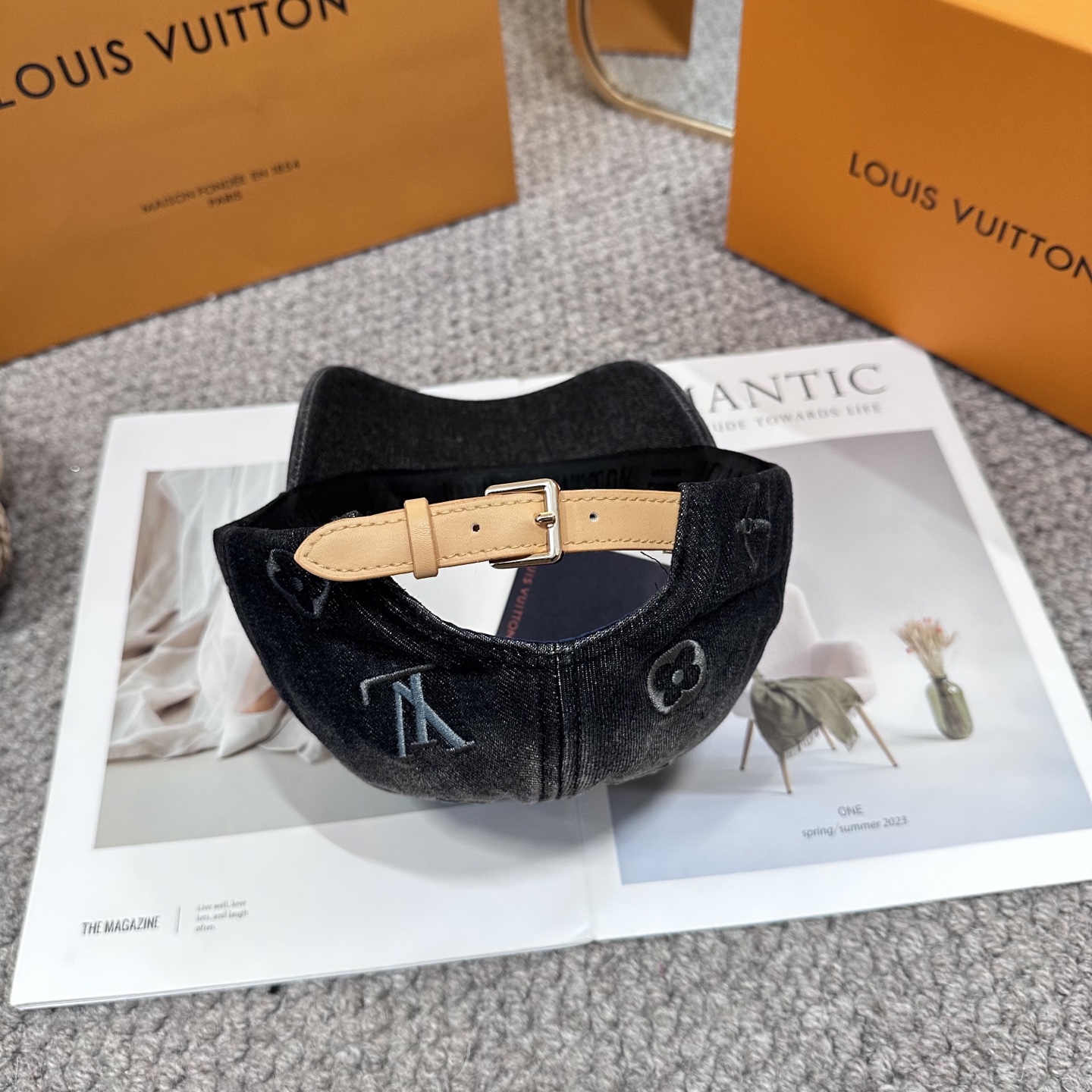 🧢路易威登棒球帽 LouisVuitton😍新款LV棒球帽，重工打造♥️高端大气，百搭款🤗男女通用！
