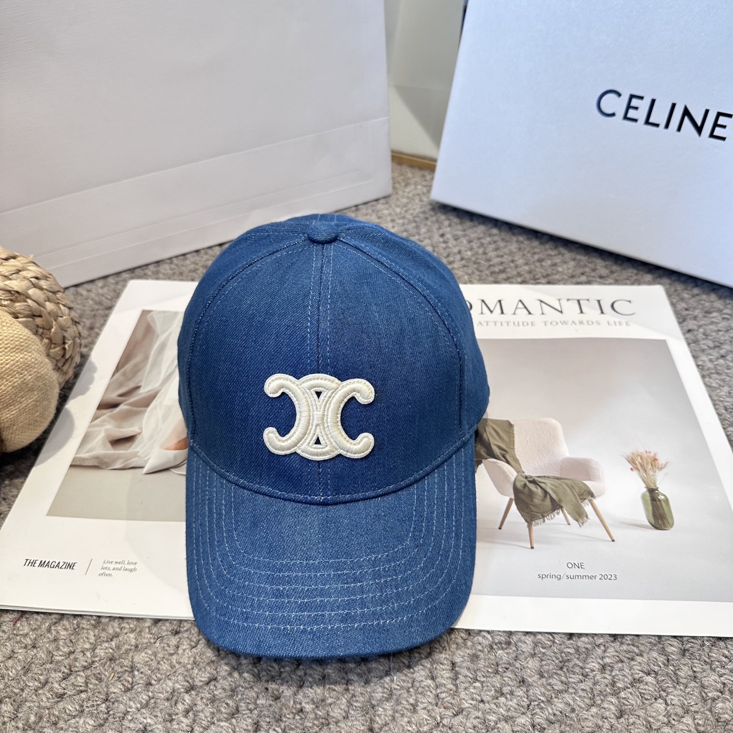 CELINE赛琳 新款凯旋门棒球帽🧢帽型完全按照定做。五金调节扣开模定做有logo标。定做帽子内里logo织带⚠️