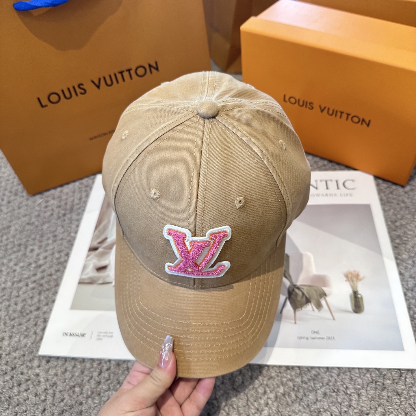 🧢路易威登棒球帽 LouisVuitton😍新款LV棒球帽，重工打造♥️高端大气，百搭款🤗男女通用！