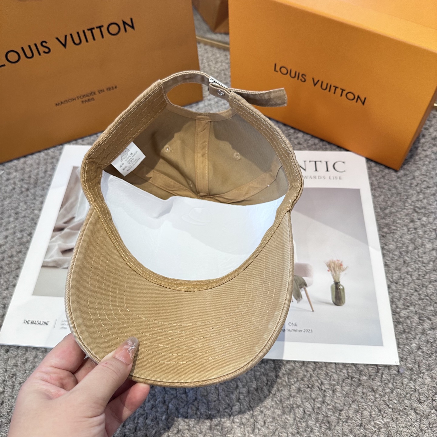 🧢路易威登棒球帽 LouisVuitton😍新款LV棒球帽，重工打造♥️高端大气，百搭款🤗男女通用！