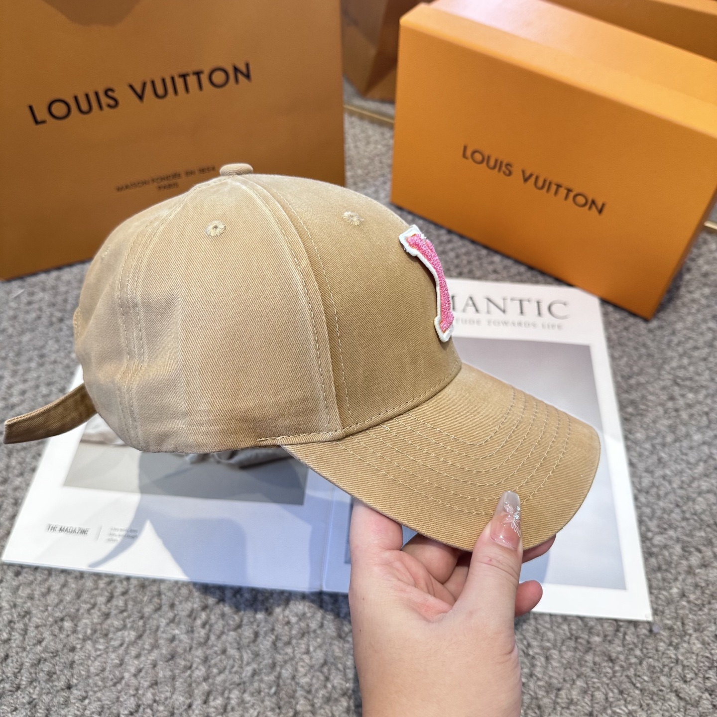 🧢路易威登棒球帽 LouisVuitton😍新款LV棒球帽，重工打造♥️高端大气，百搭款🤗男女通用！