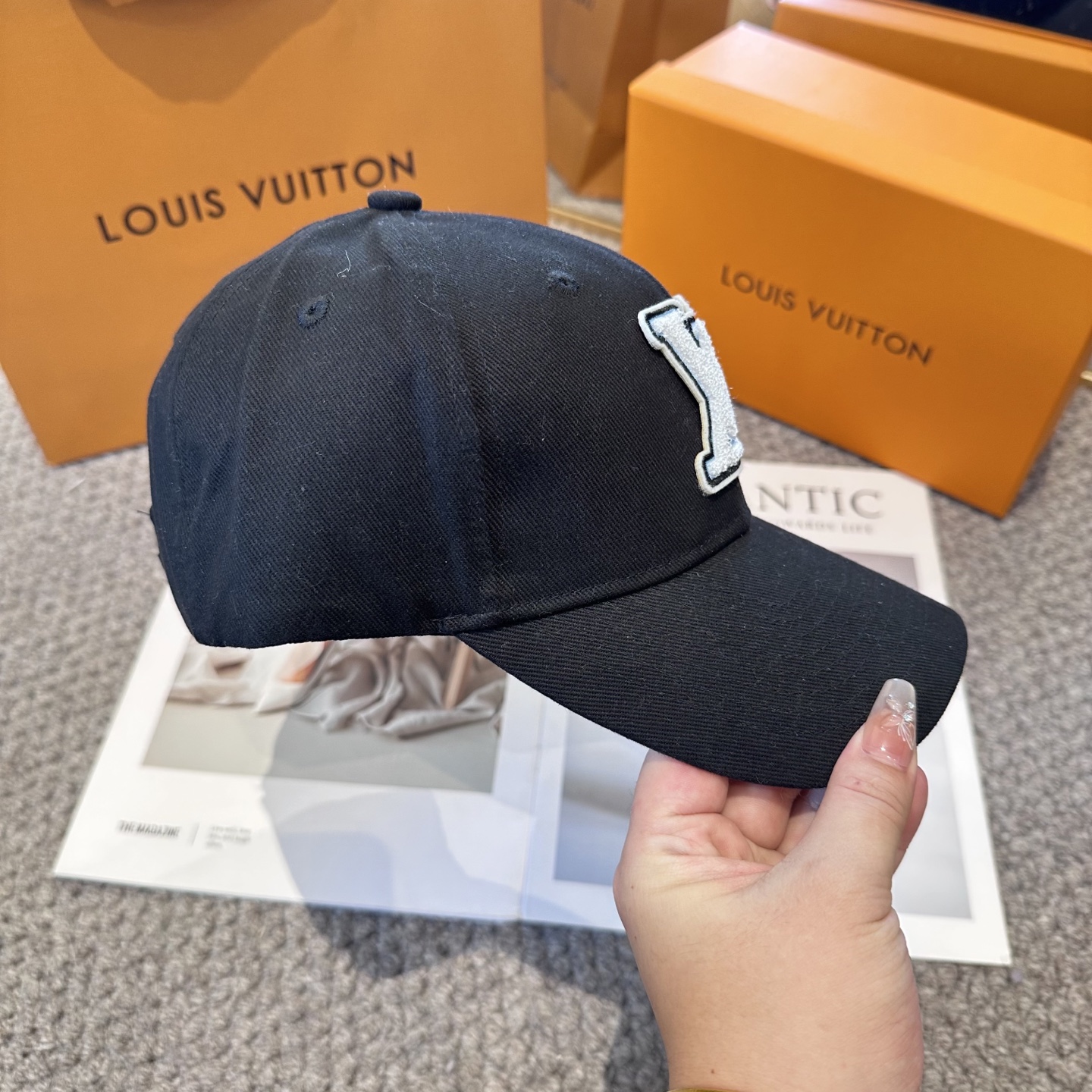 🧢路易威登棒球帽 LouisVuitton😍新款LV棒球帽，重工打造♥️高端大气，百搭款🤗男女通用！
