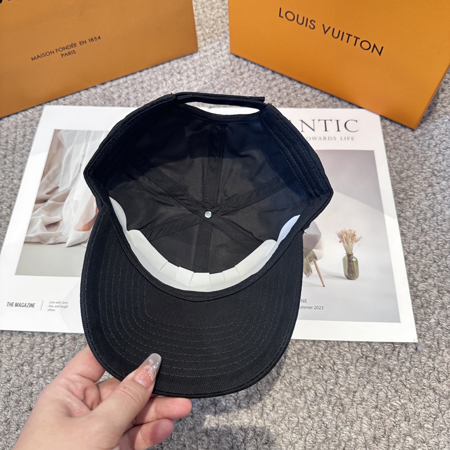 🧢路易威登棒球帽 LouisVuitton😍新款LV棒球帽，重工打造♥️高端大气，百搭款🤗男女通用！